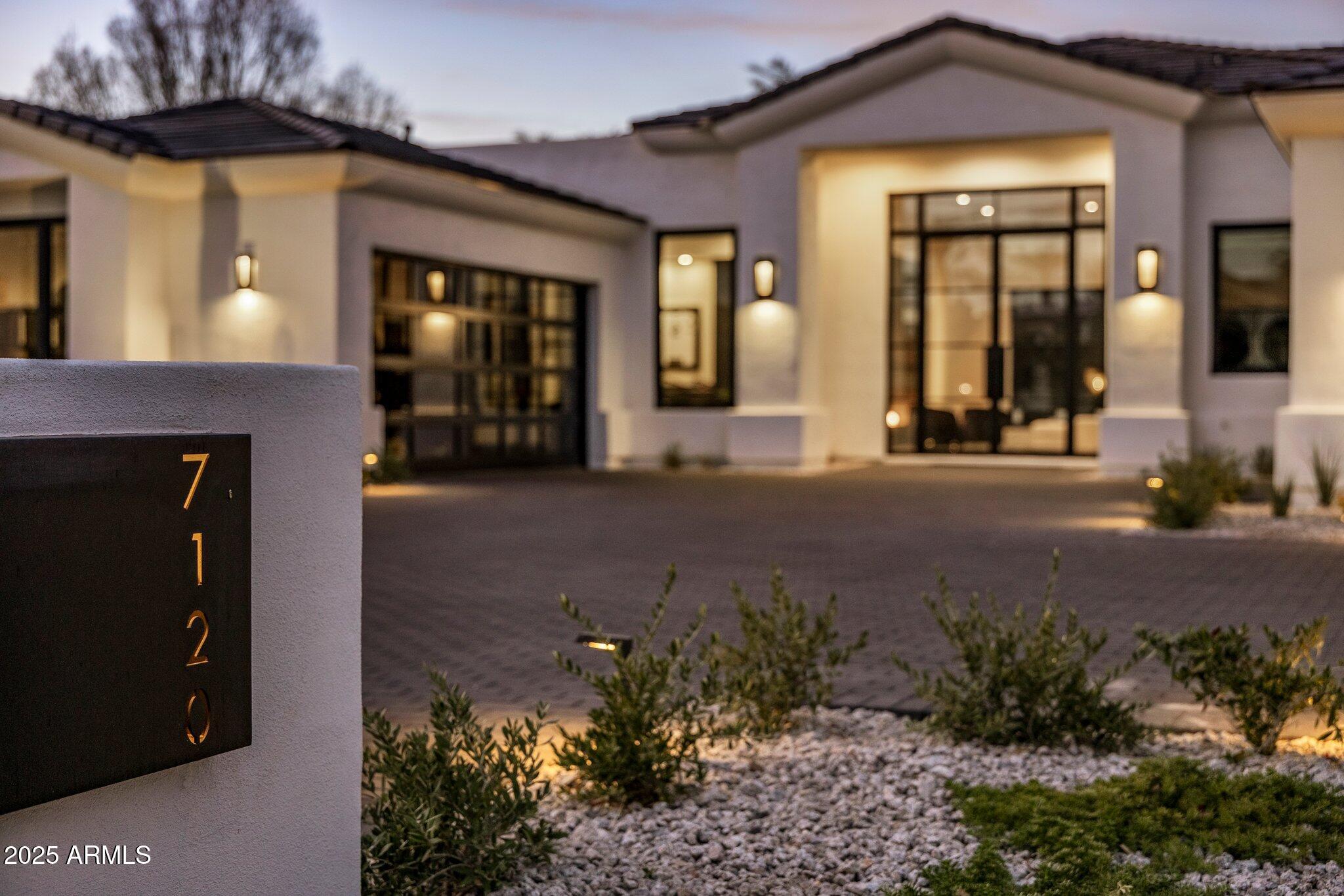 7120 E PARADISE RANCH Road