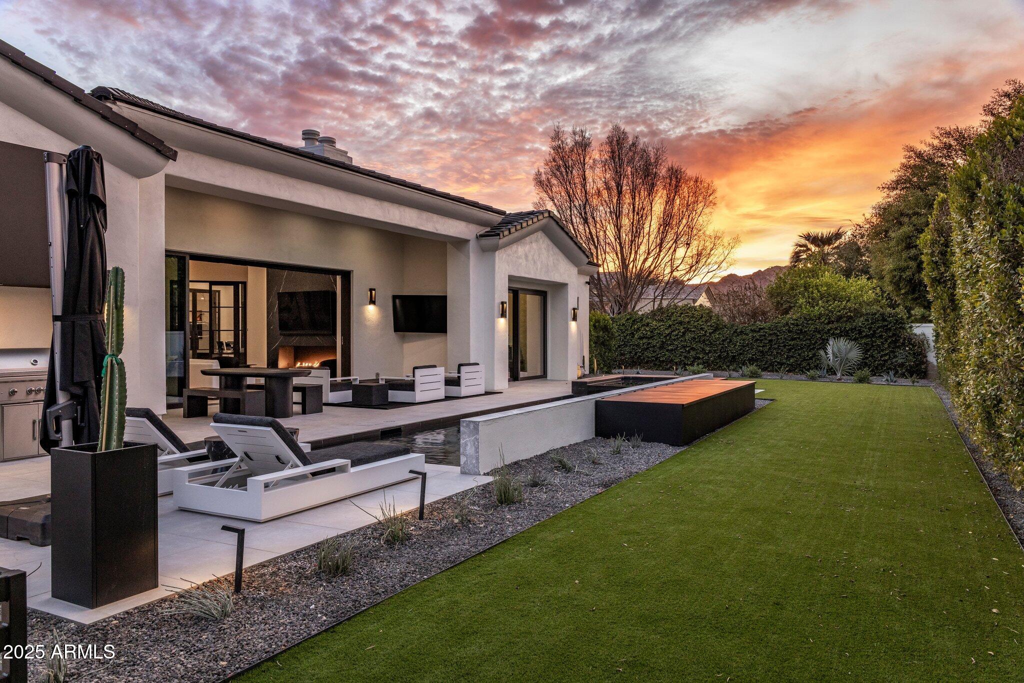 7120 E PARADISE RANCH Road