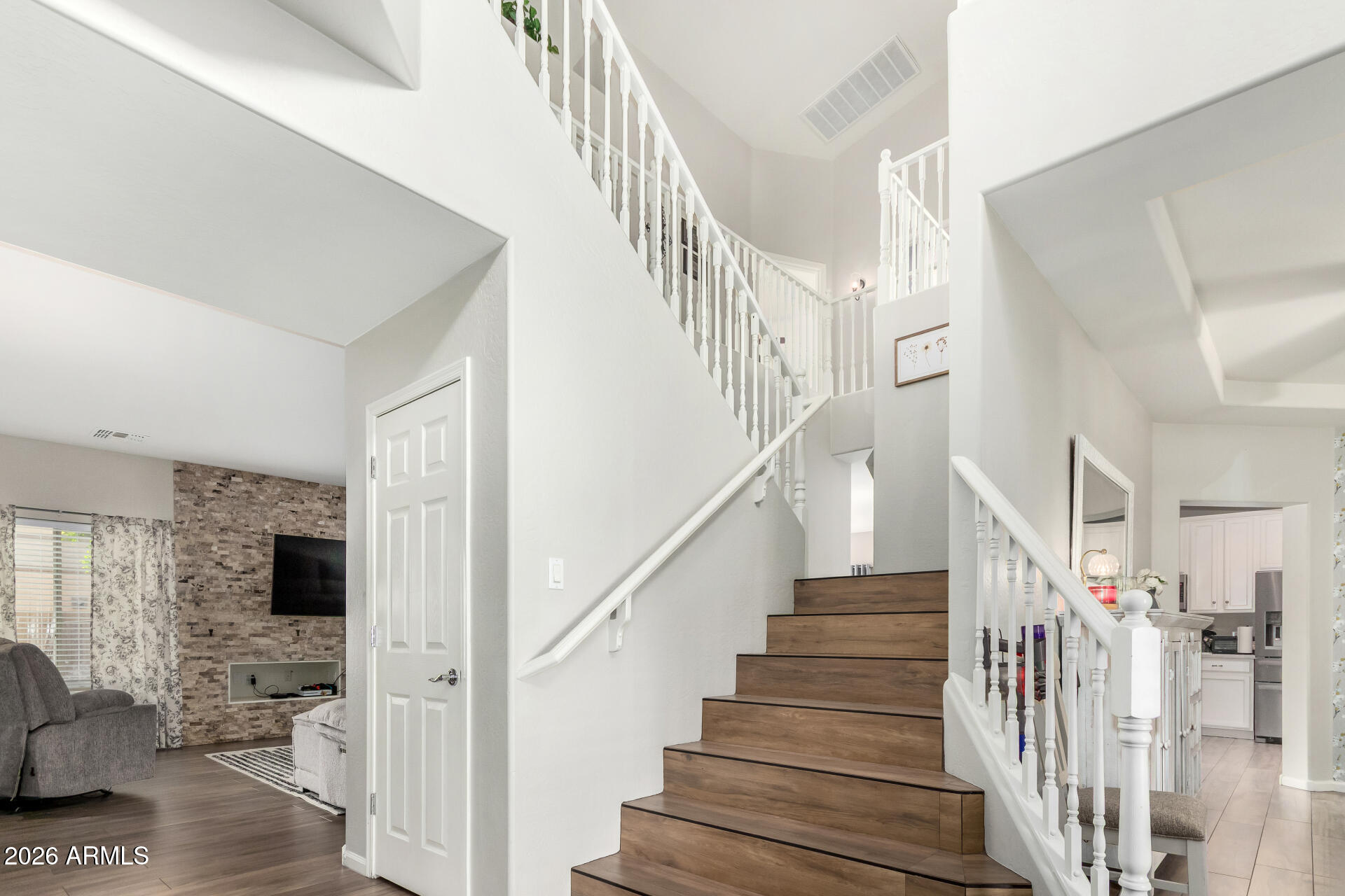 7043 W JACKRABBIT Lane