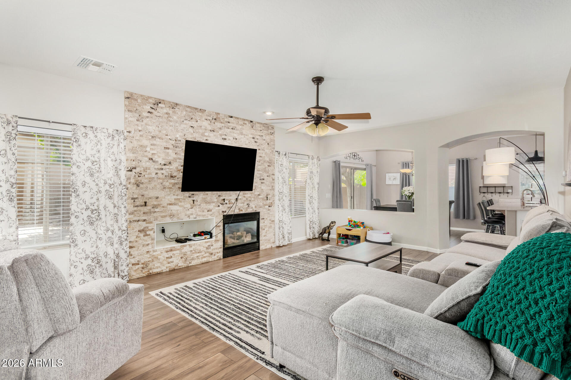 7043 W JACKRABBIT Lane