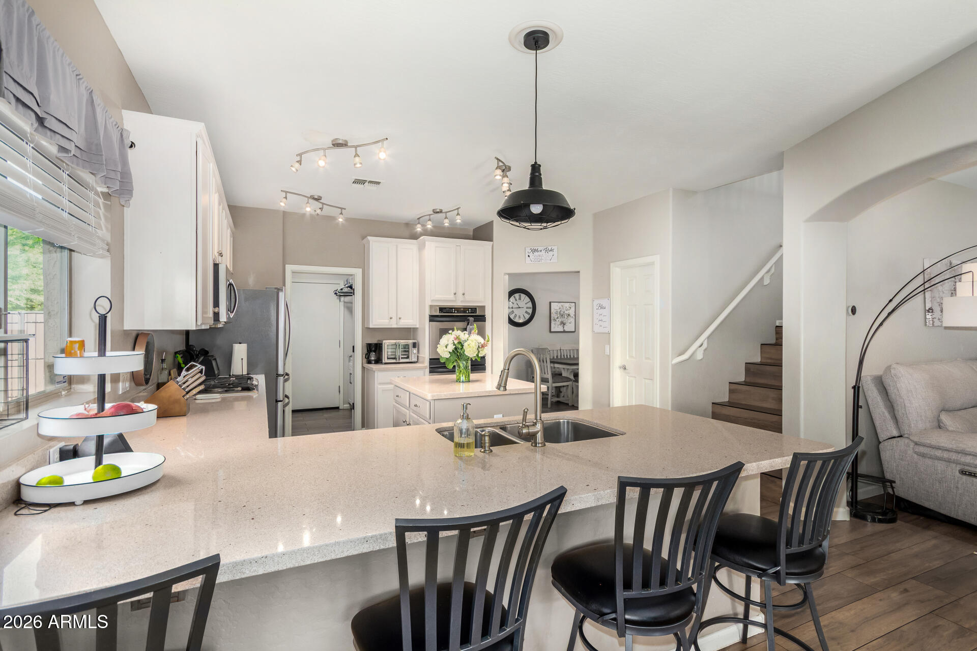 7043 W JACKRABBIT Lane