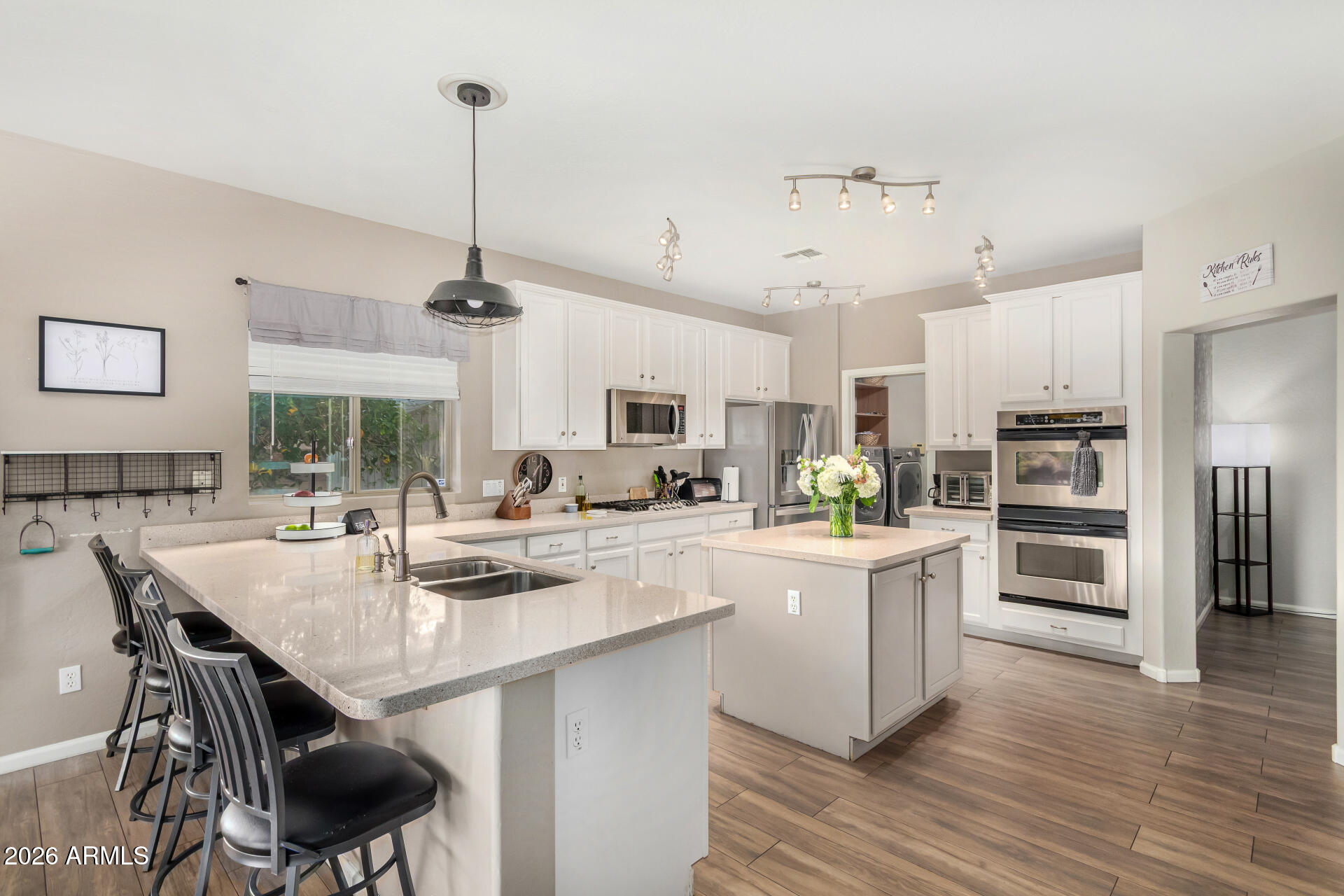 7043 W JACKRABBIT Lane