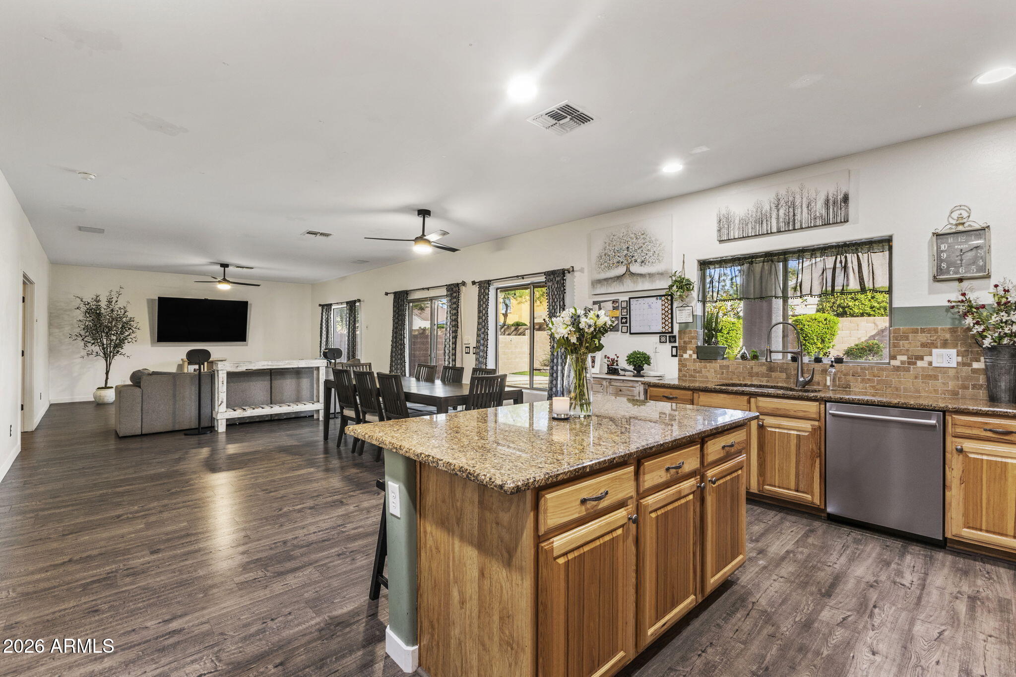 2538 E MINE CREEK Road