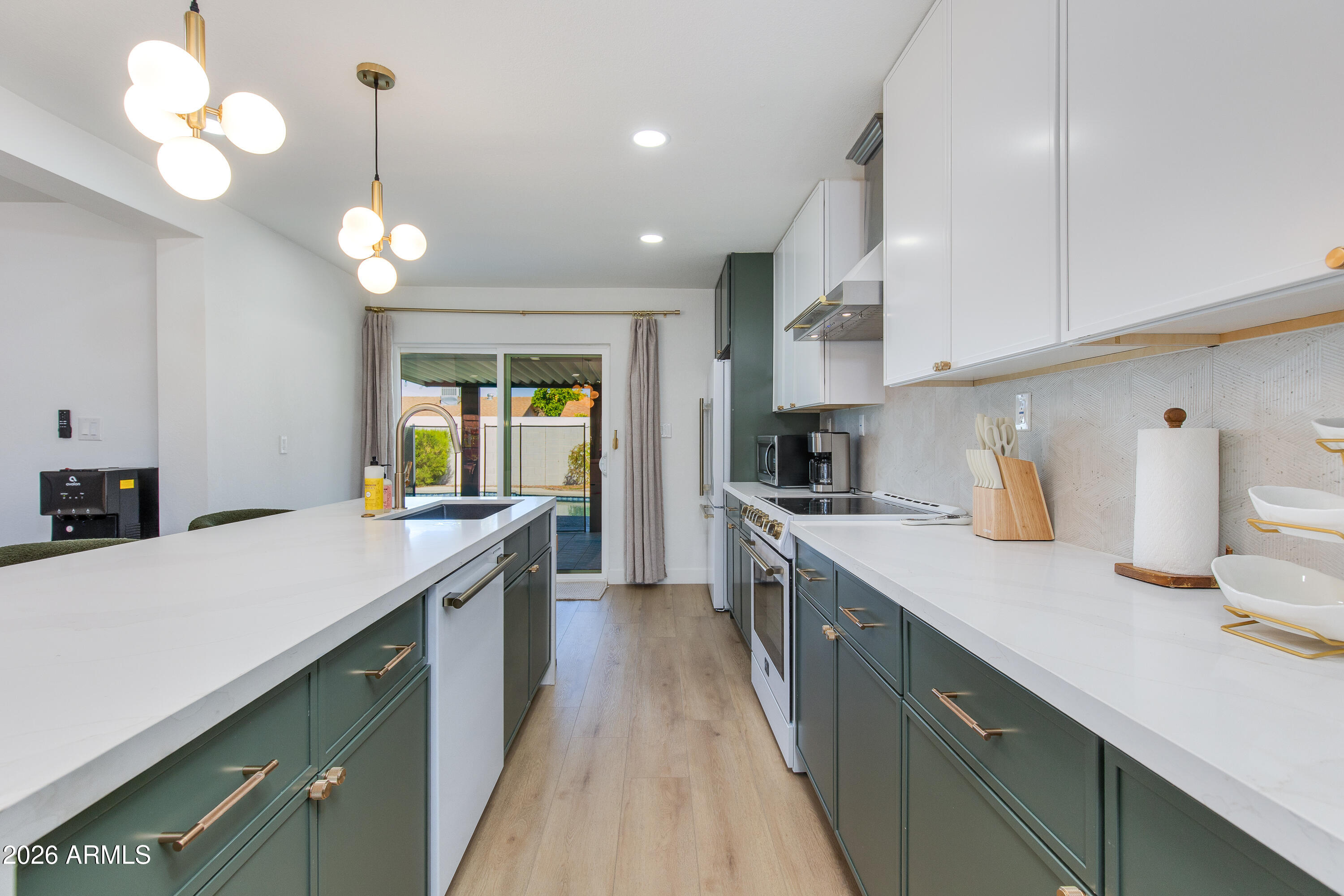 8650 E ROANOKE Avenue