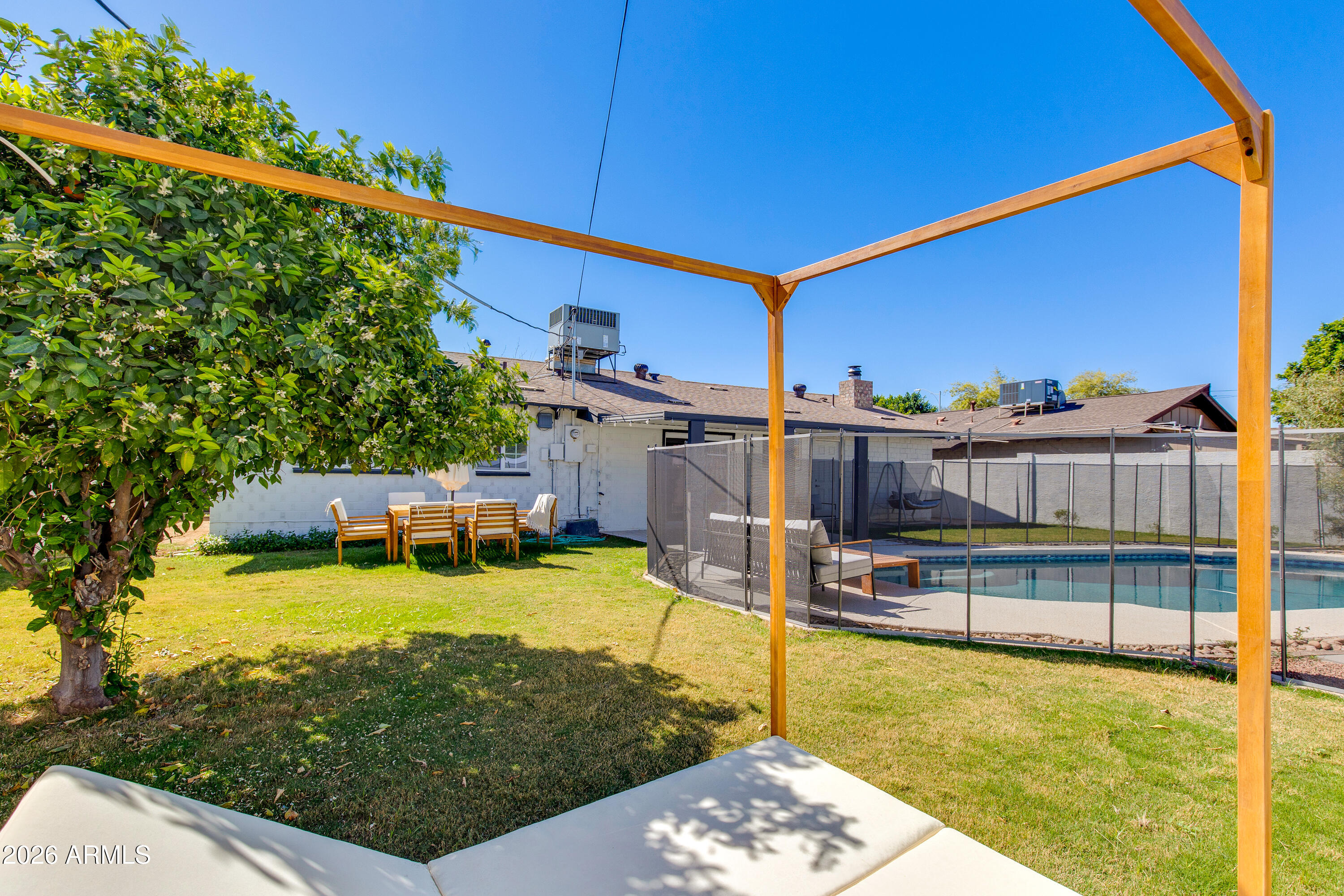 8650 E ROANOKE Avenue