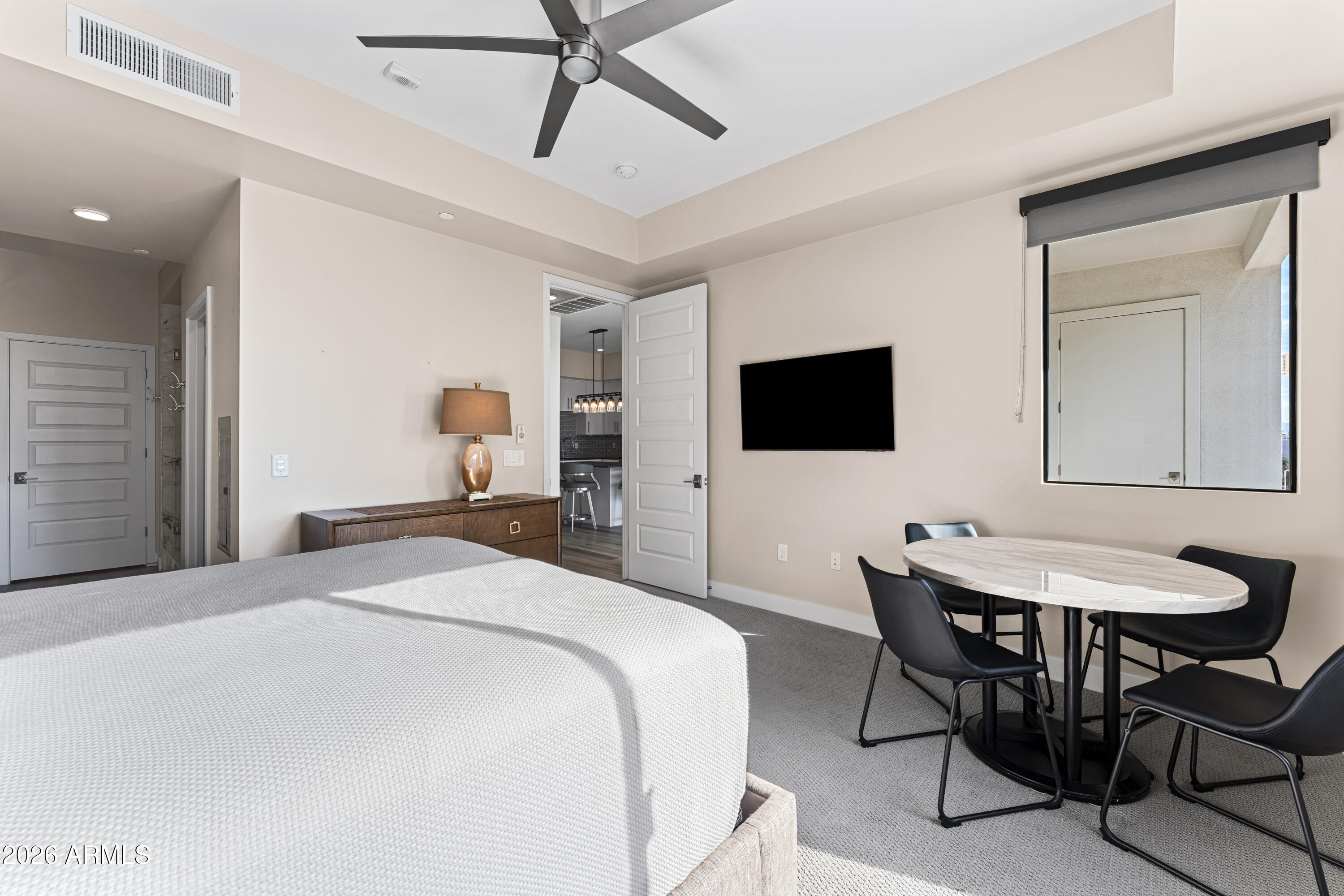 7300 E EARLL Drive 3023