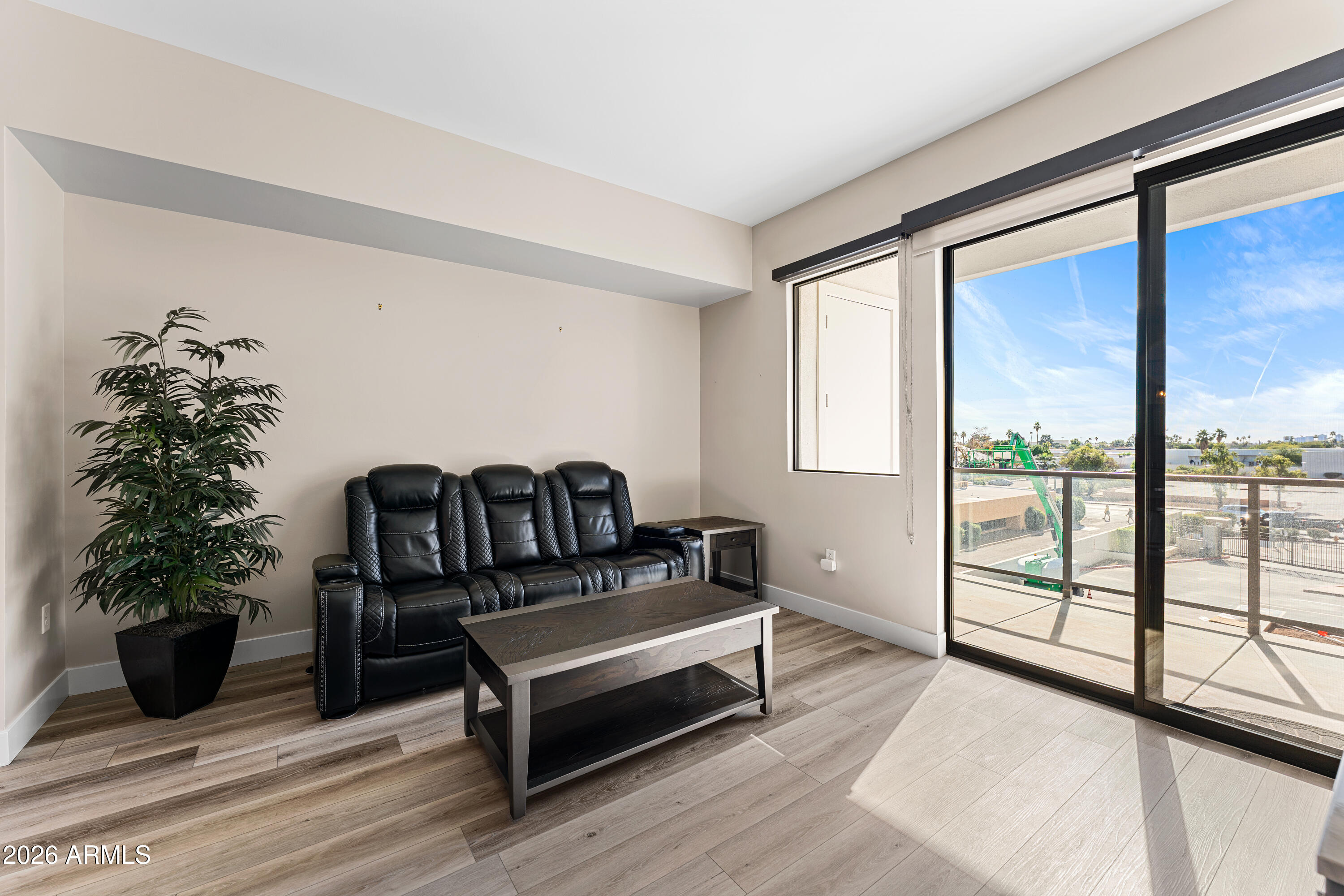 7300 E EARLL Drive 3023