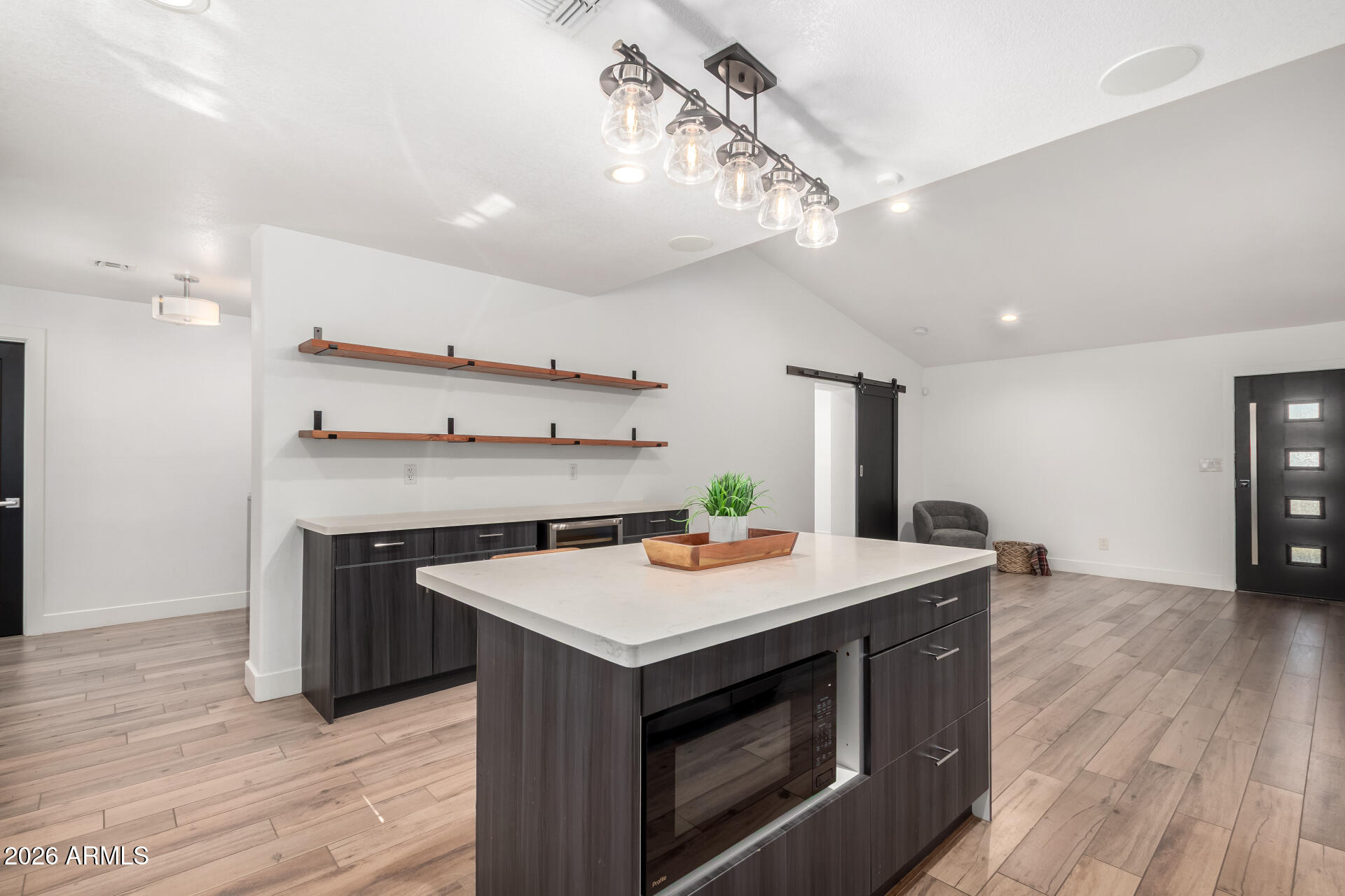 4607 E EDGEMONT Avenue