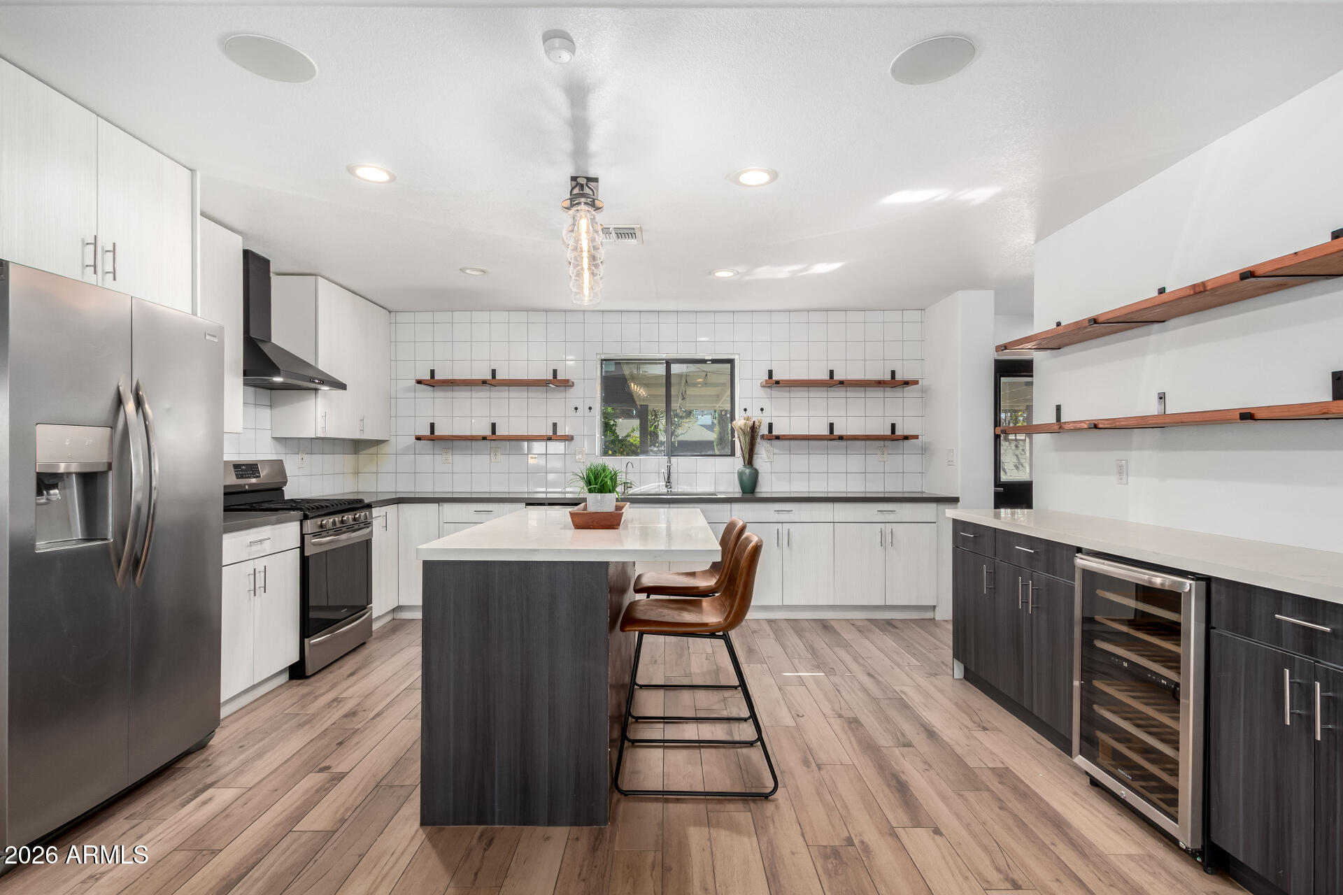 4607 E EDGEMONT Avenue