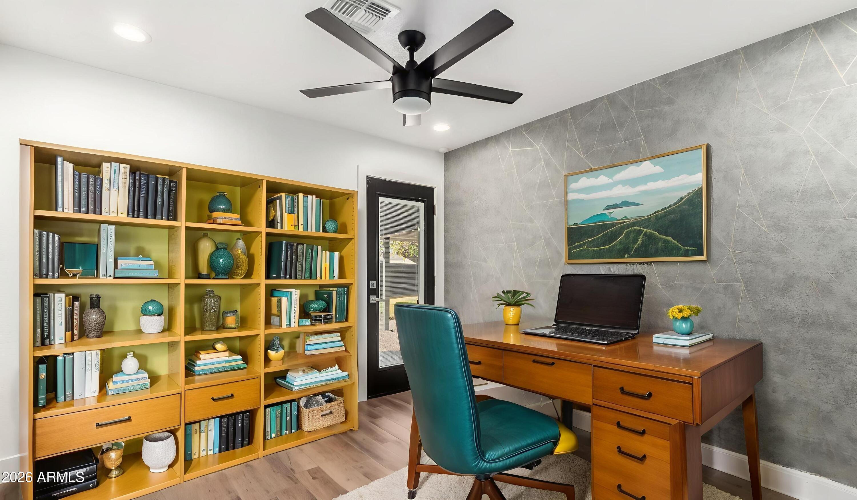 4607 E EDGEMONT Avenue