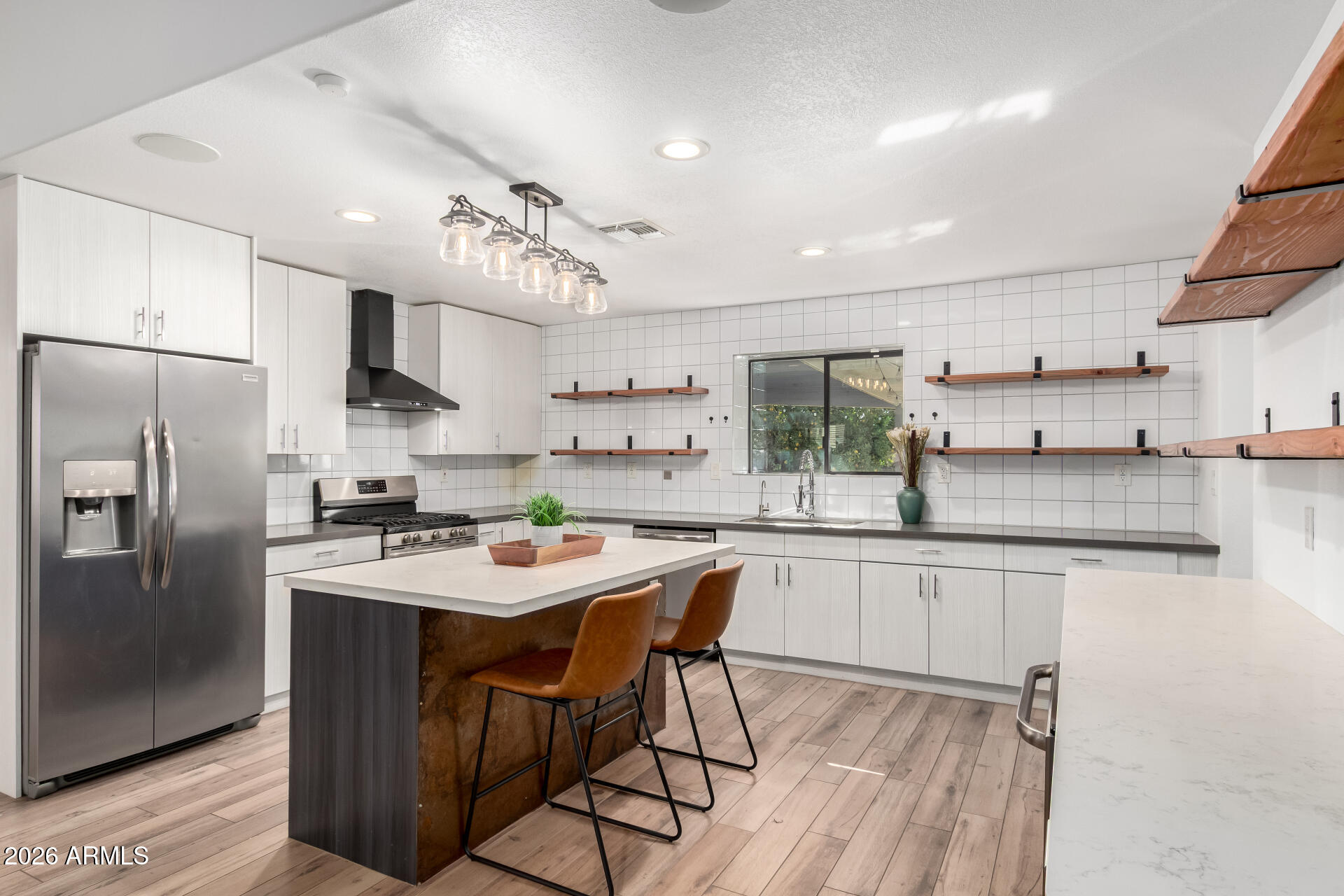 4607 E EDGEMONT Avenue