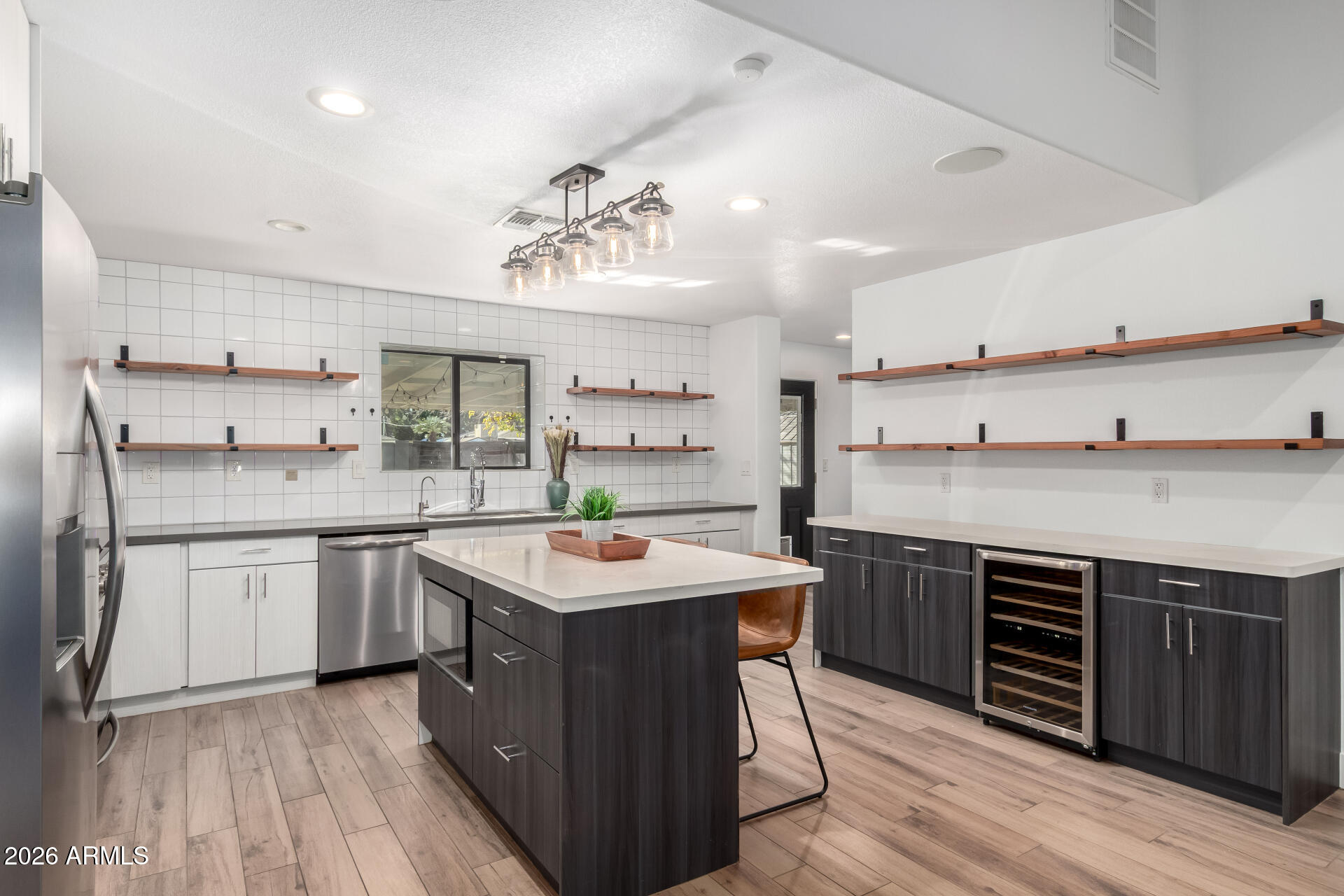 4607 E EDGEMONT Avenue