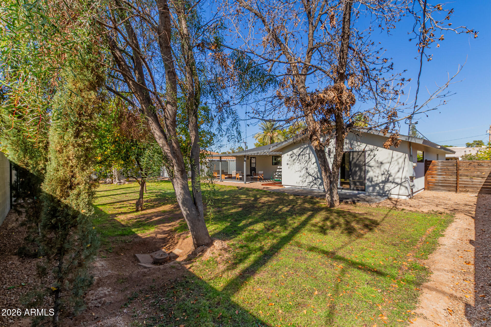 4607 E EDGEMONT Avenue