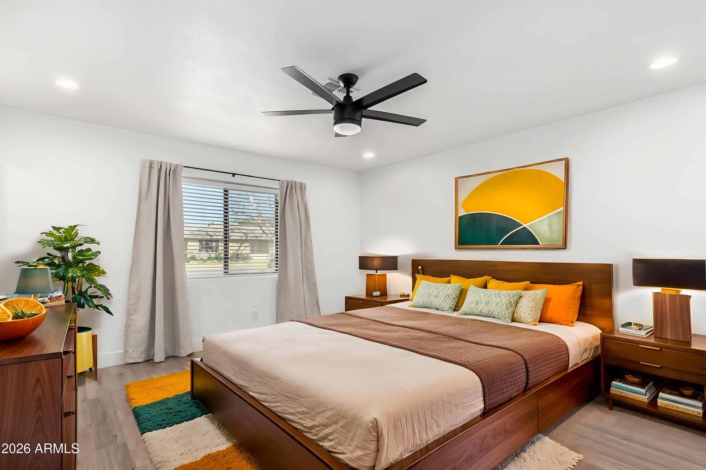 4607 E EDGEMONT Avenue