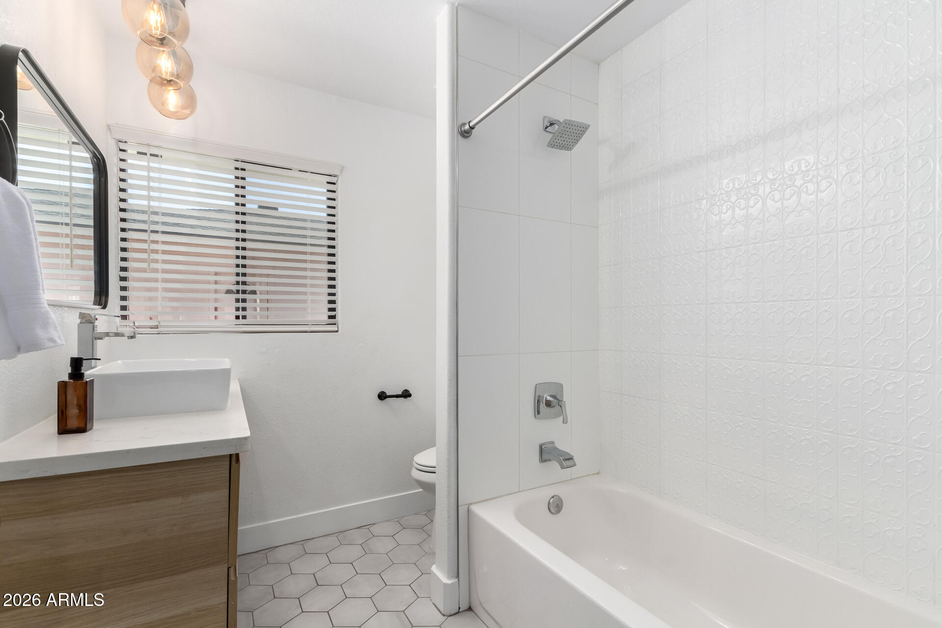 4607 E EDGEMONT Avenue