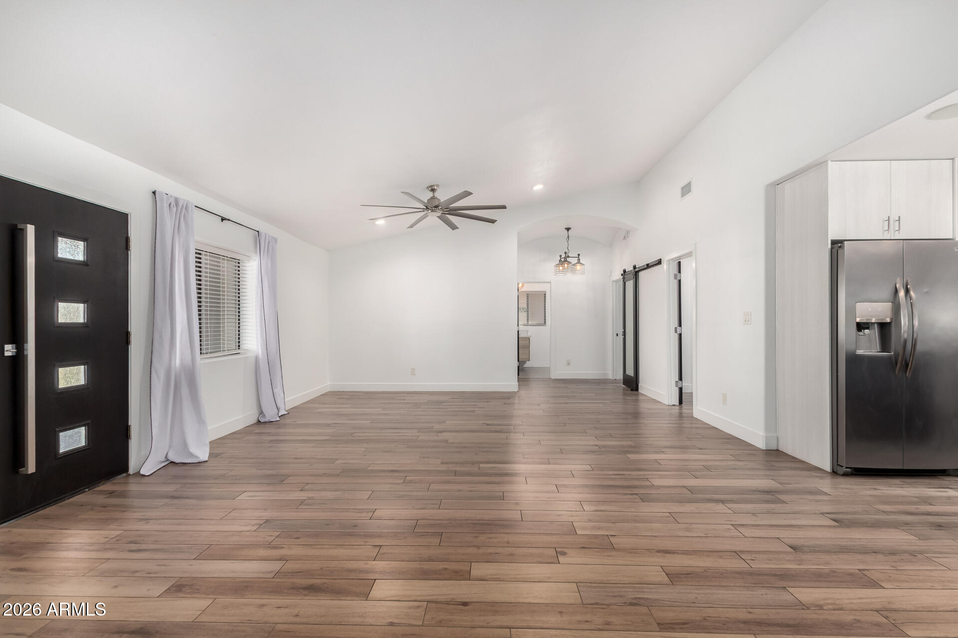 4607 E EDGEMONT Avenue