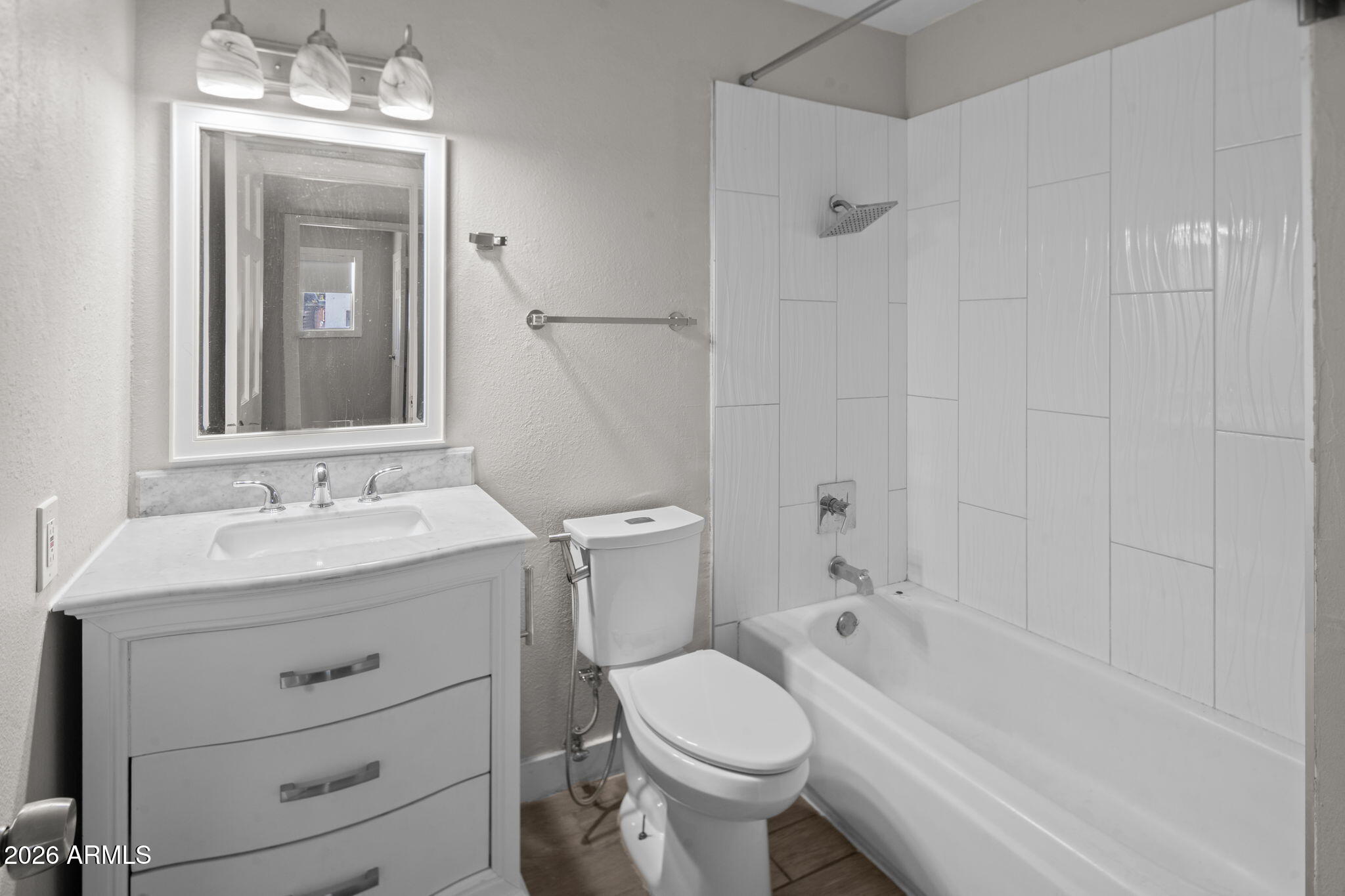 2132 W GLENROSA Avenue C85