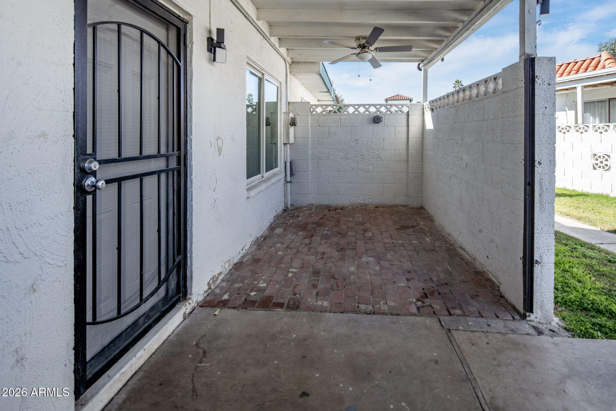 2132 W GLENROSA Avenue C85