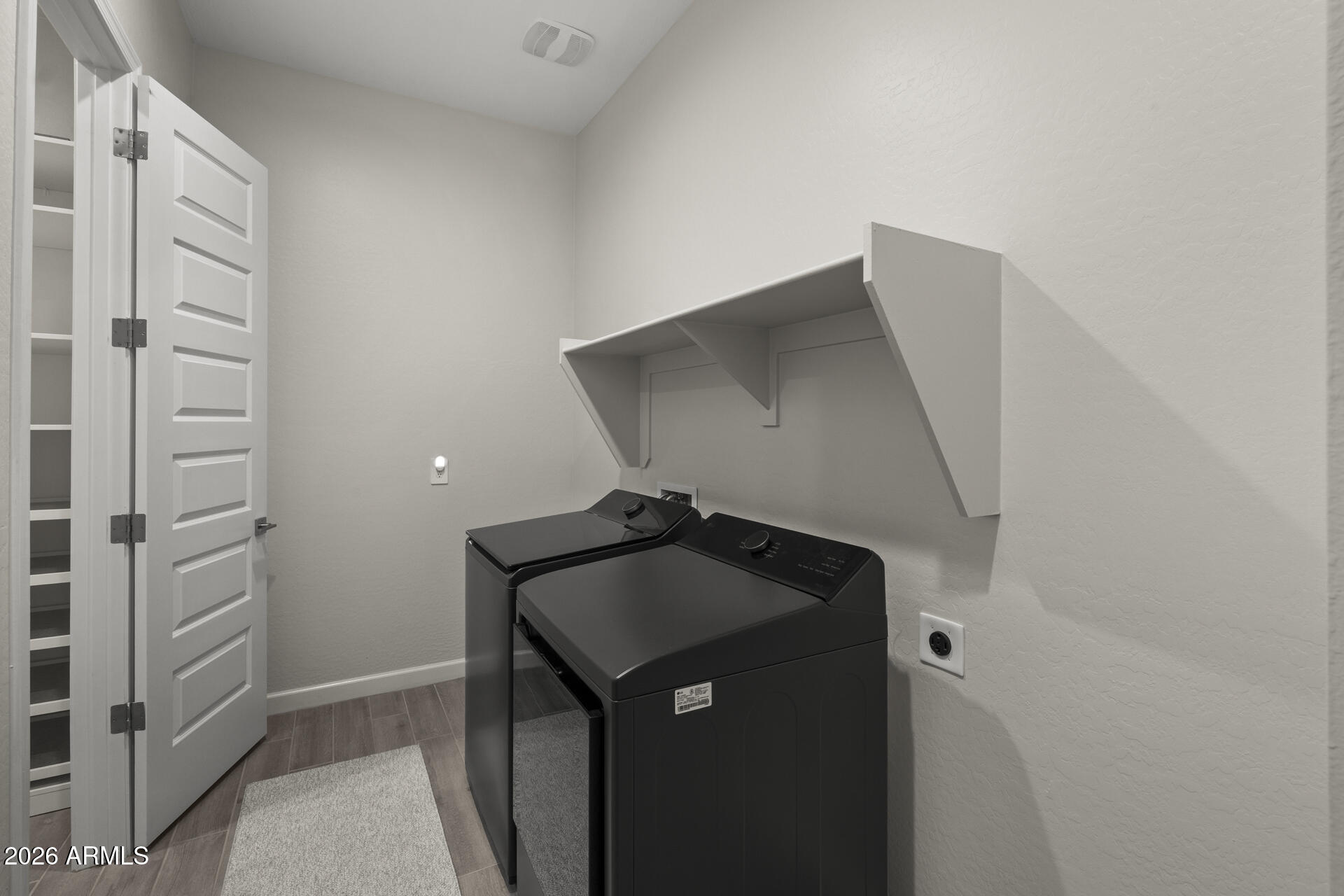 5954 E CAT BALUE Drive