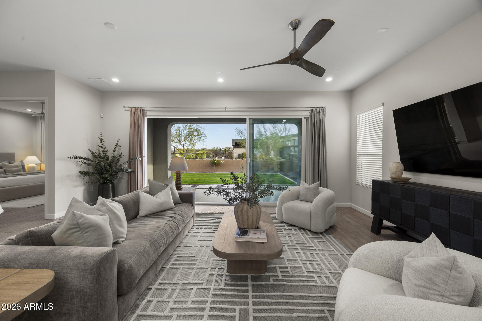 5954 E CAT BALUE Drive