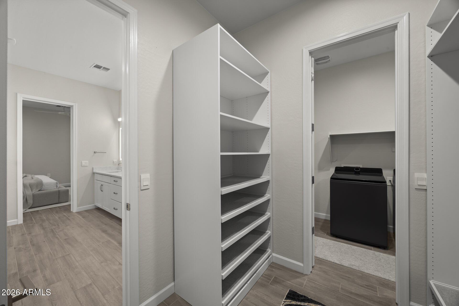 5954 E CAT BALUE Drive