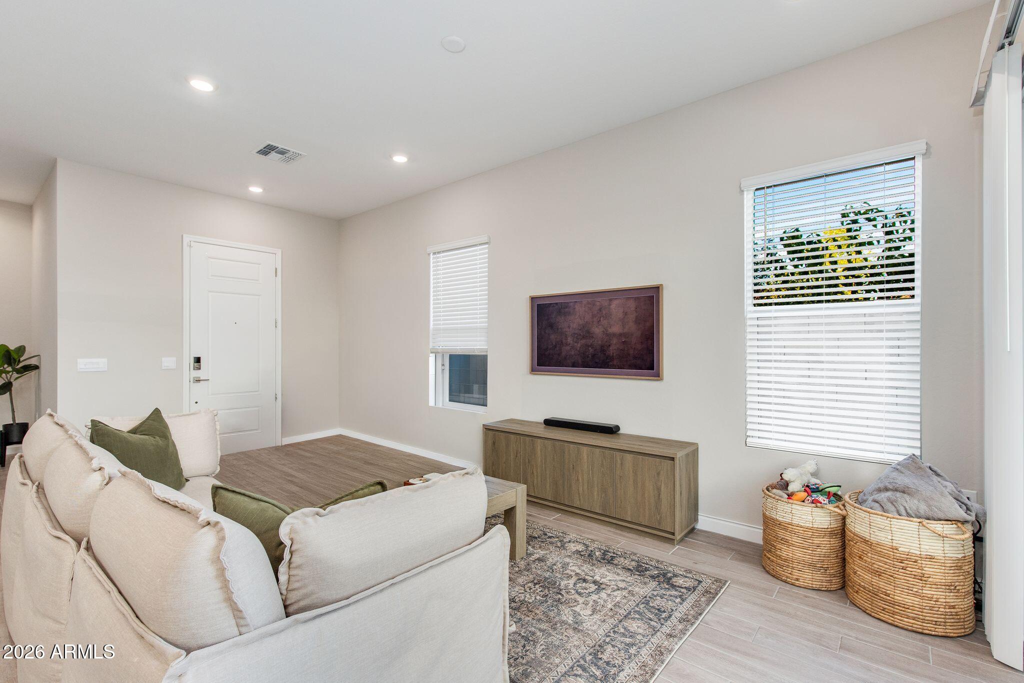 5010 E ANDERSON Drive