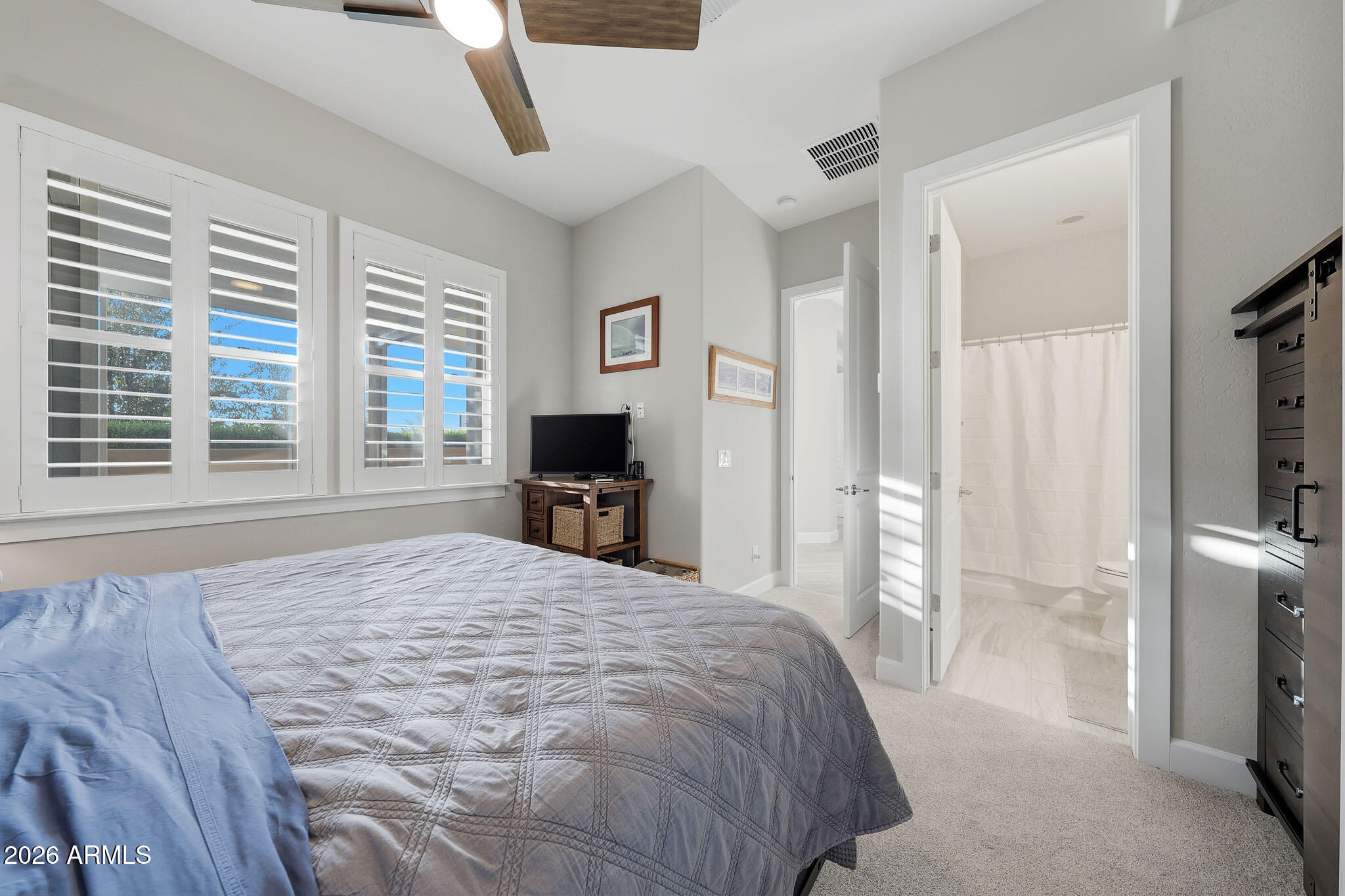 64 E KENNEDIA Drive