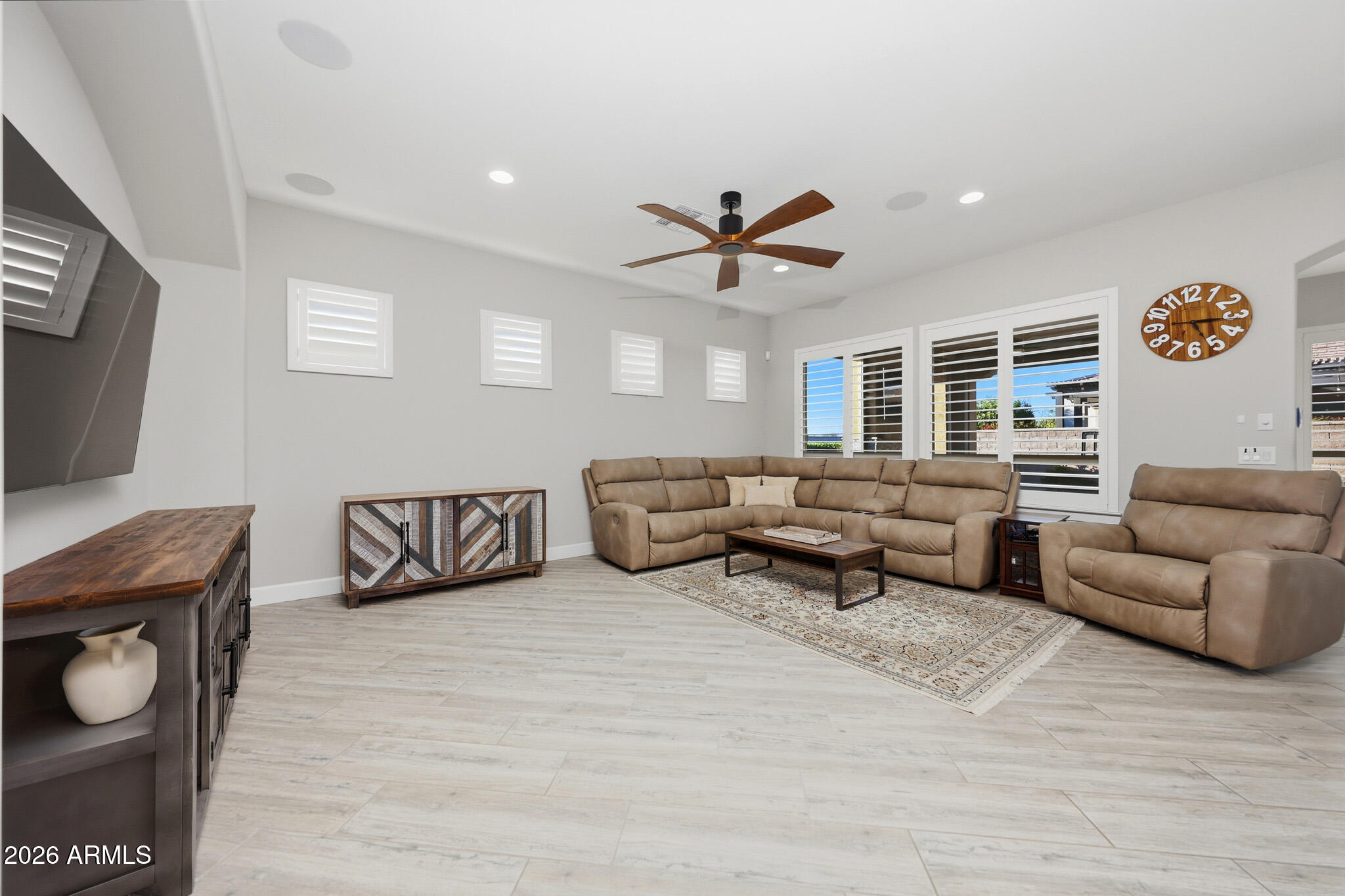 64 E KENNEDIA Drive