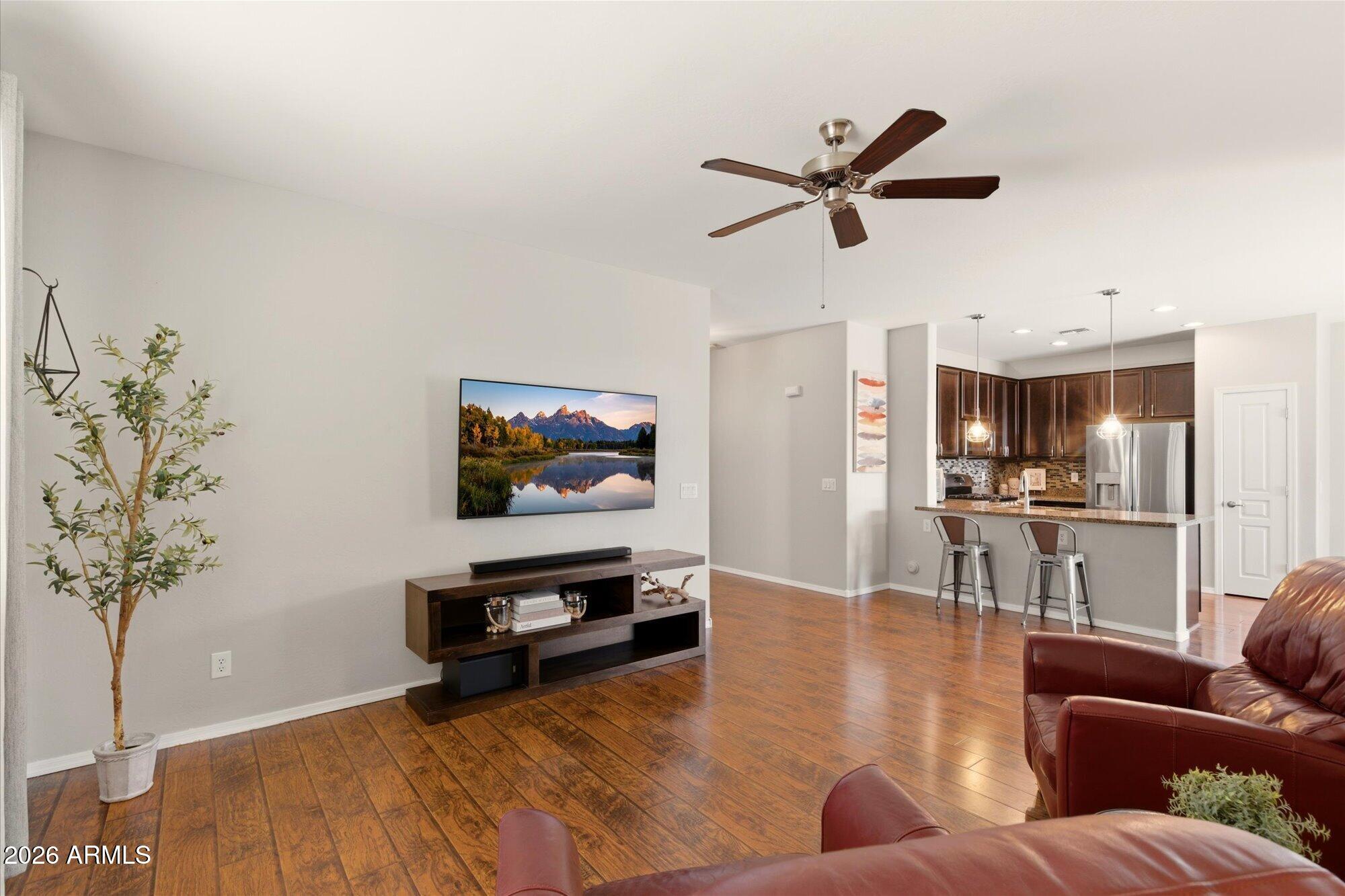 1737 W SEAGULL Court