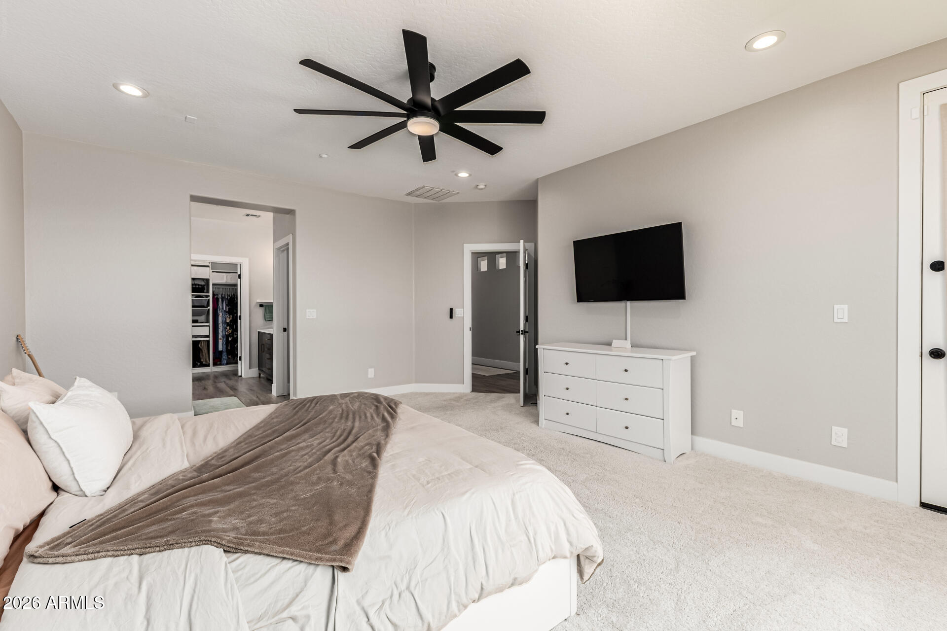 2231 W VALHALLA Court