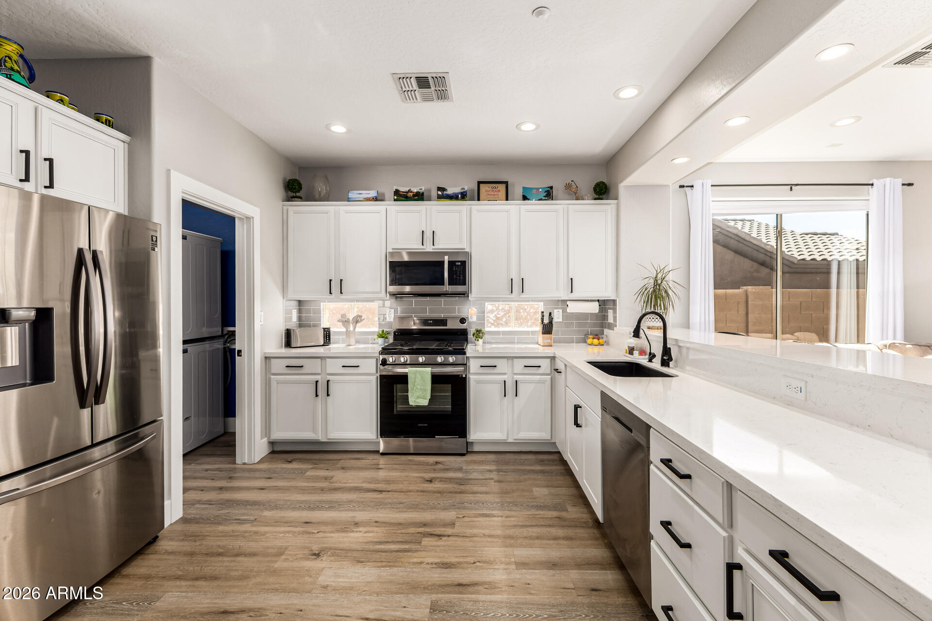 2231 W VALHALLA Court