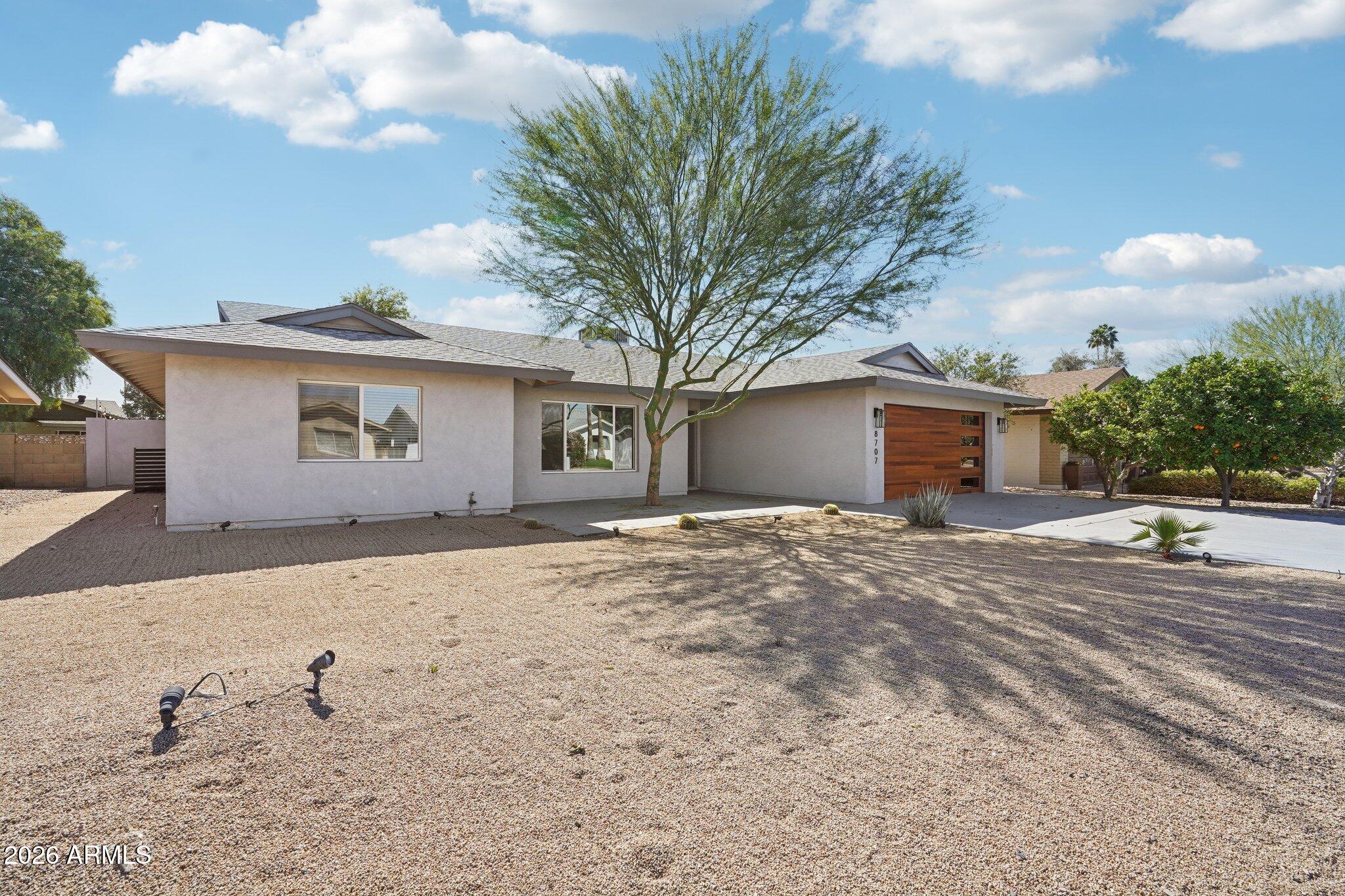 8707 E CLARENDON Avenue