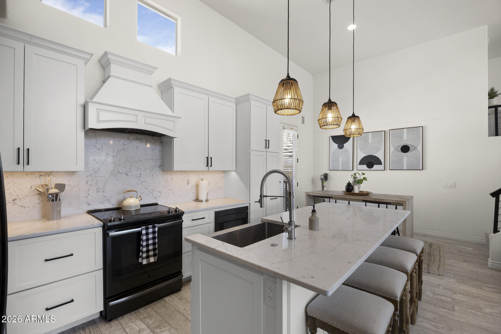 15221 N CLUBGATE Drive 2064