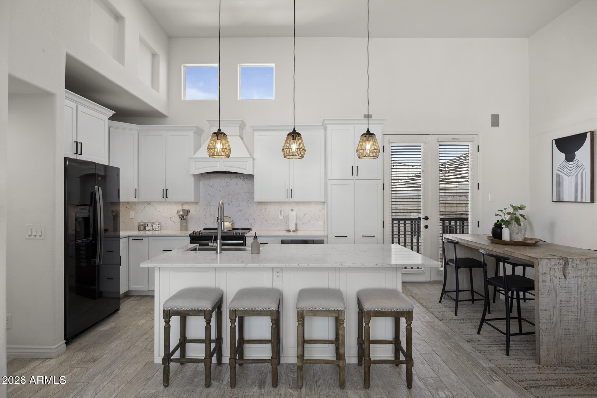 15221 N CLUBGATE Drive 2064