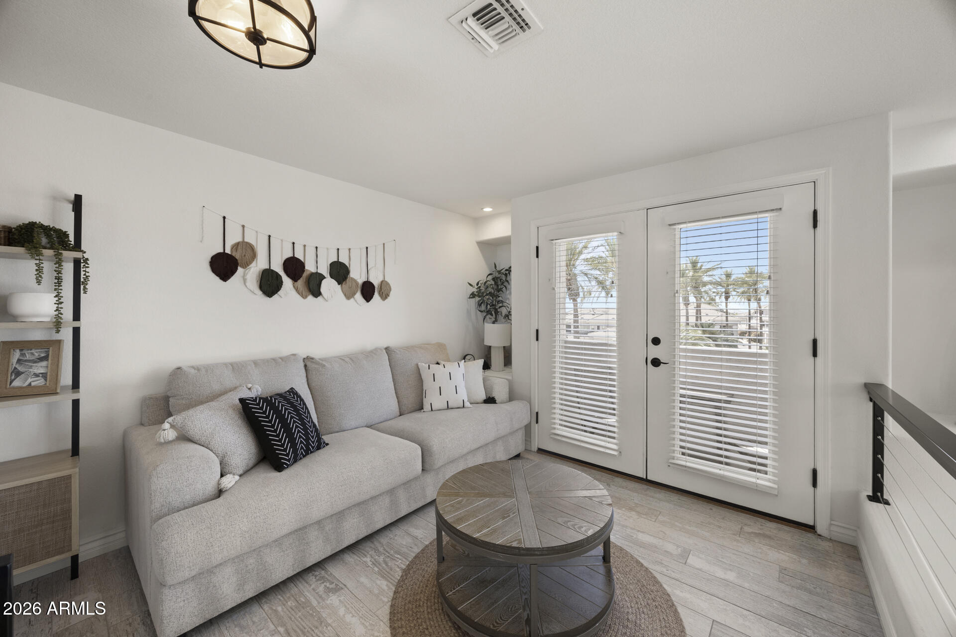 15221 N CLUBGATE Drive 2064