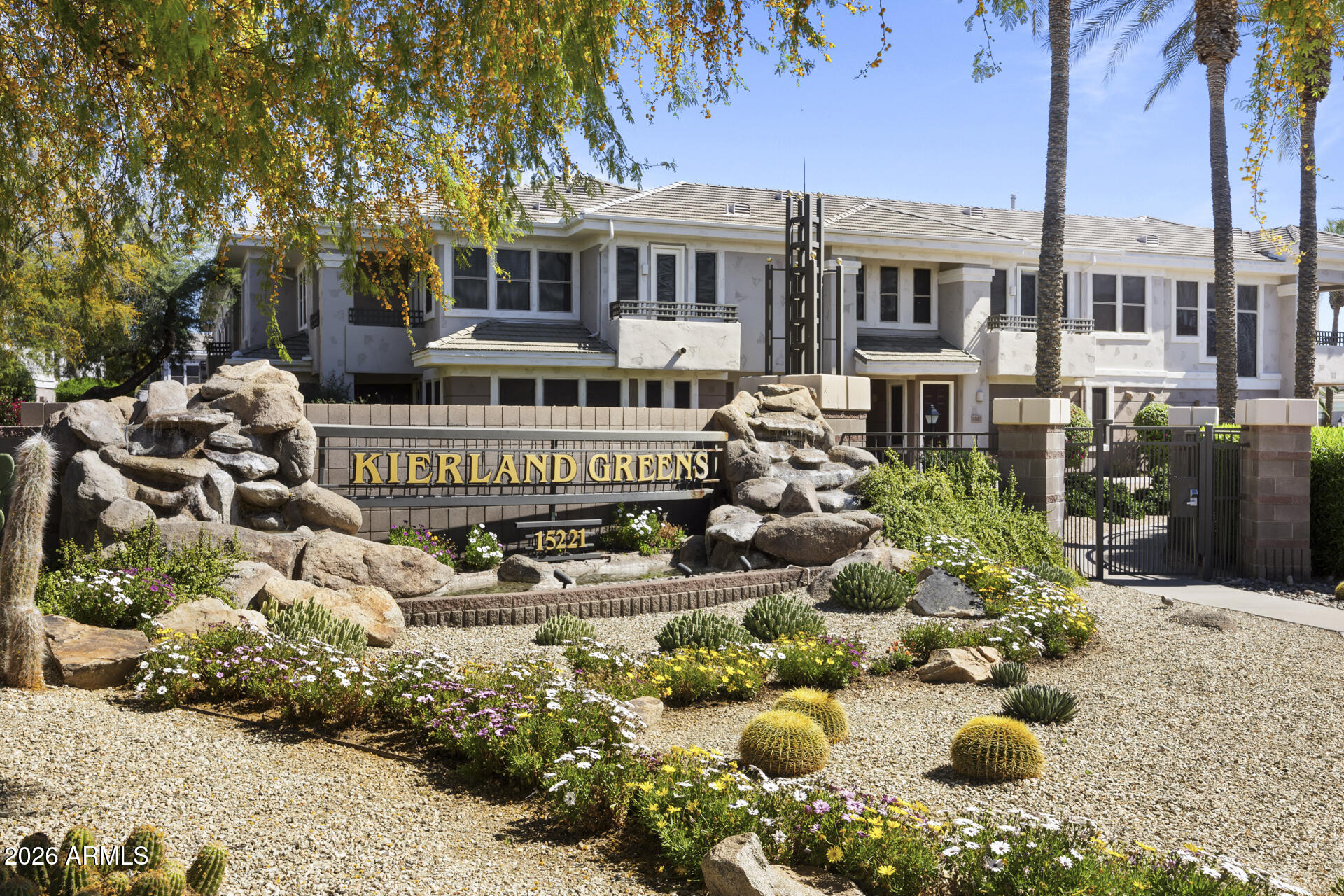 15221 N CLUBGATE Drive 2064