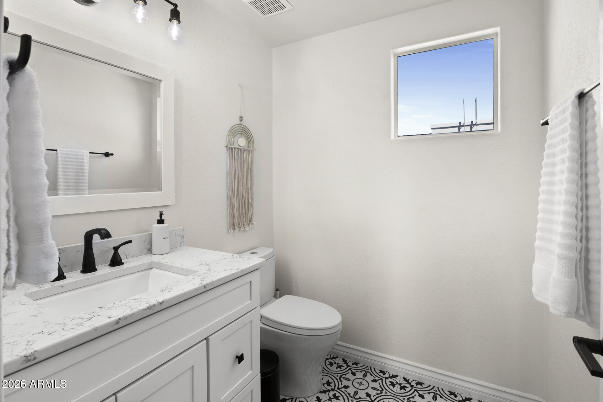 15221 N CLUBGATE Drive 2064