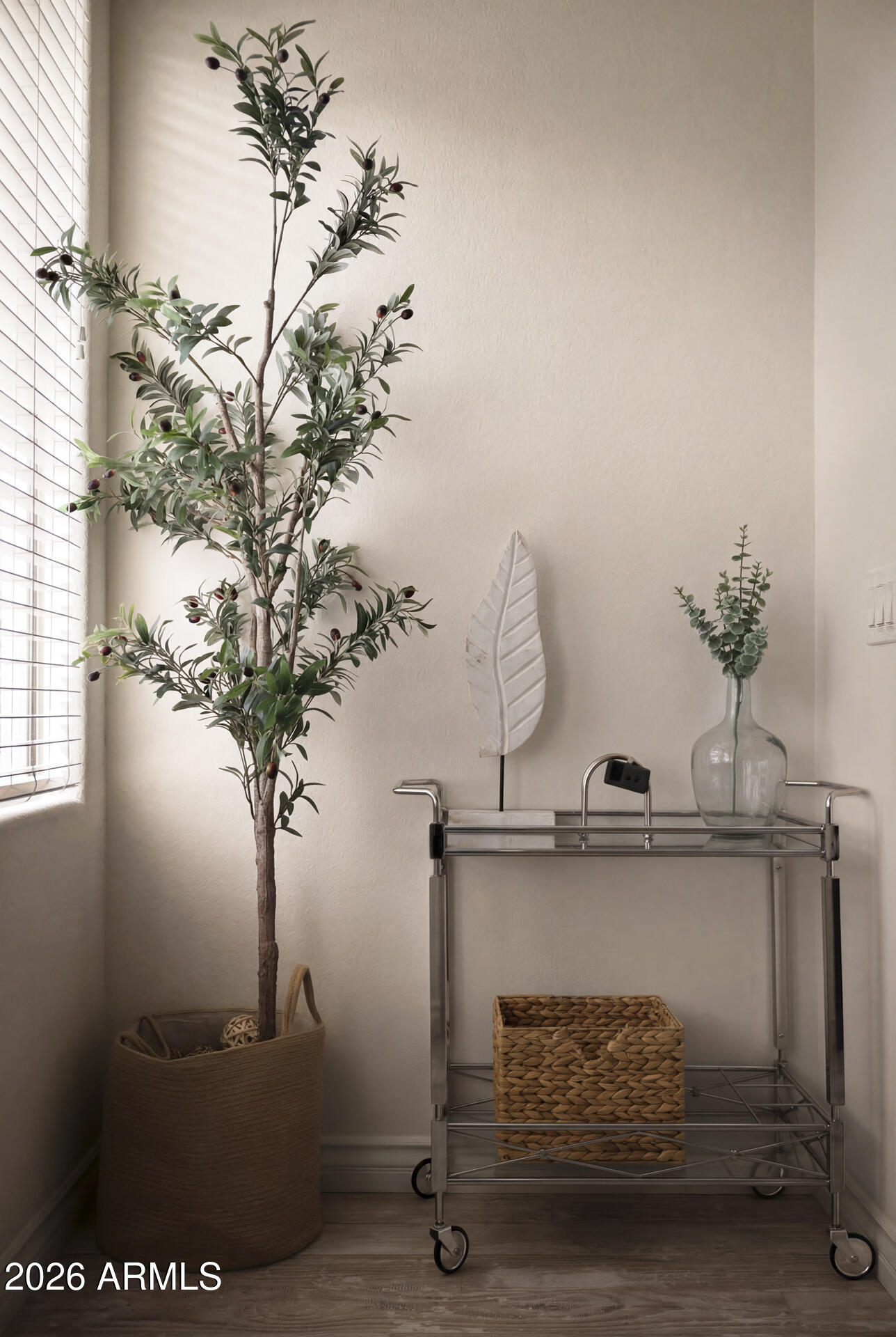 15221 N CLUBGATE Drive 2064