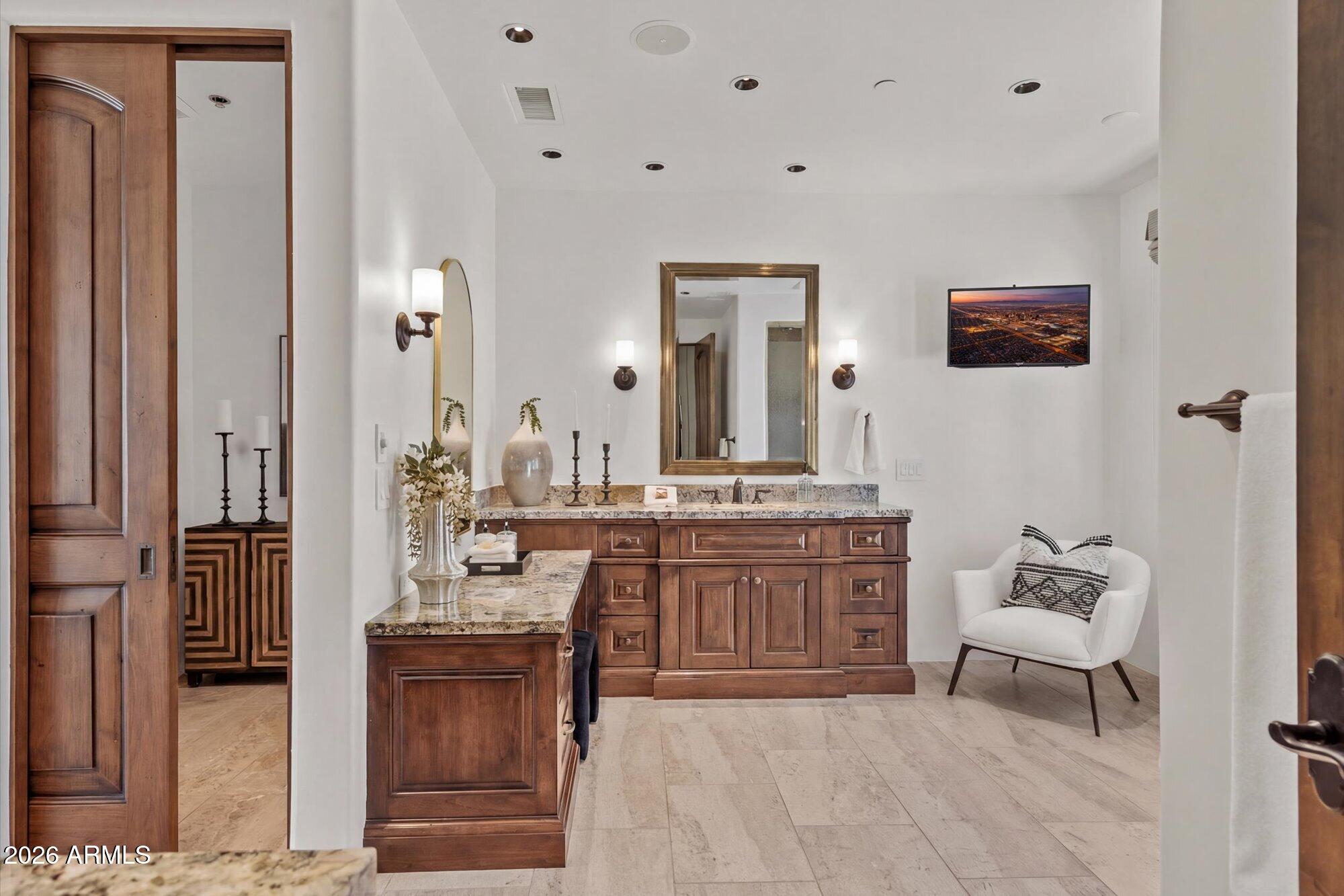 9820 E THOMPSON PEAK Parkway 648