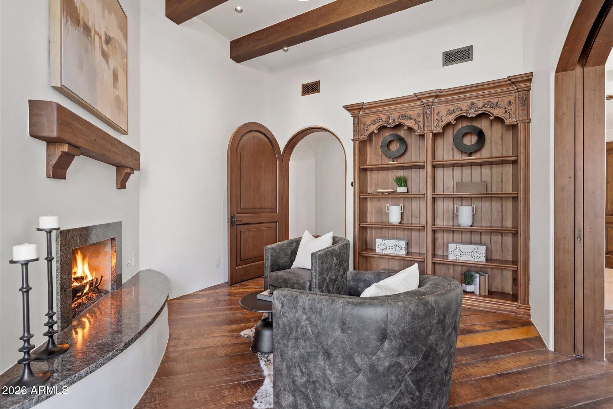 9820 E THOMPSON PEAK Parkway 648