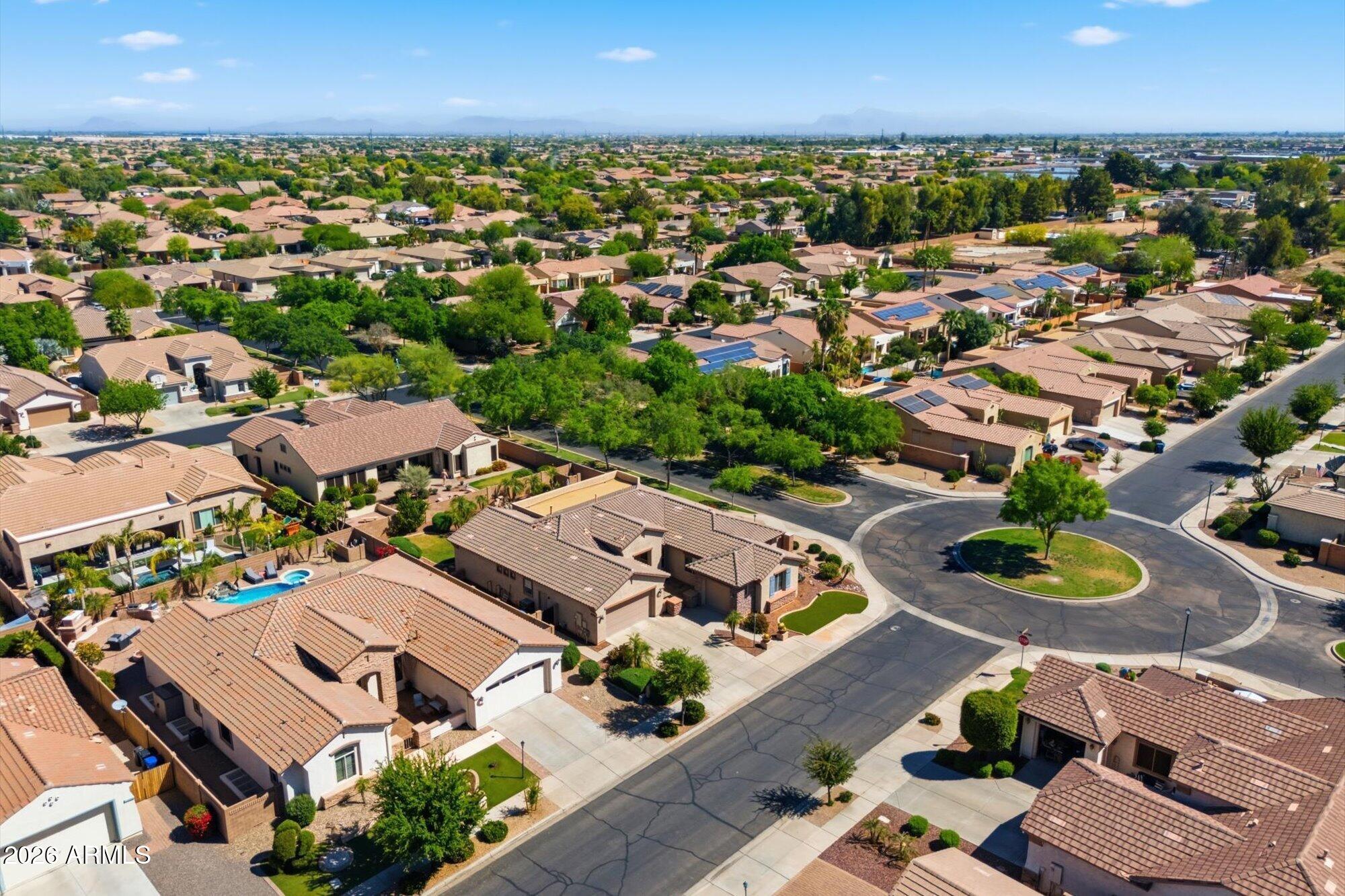 2106 E CRESCENT Place