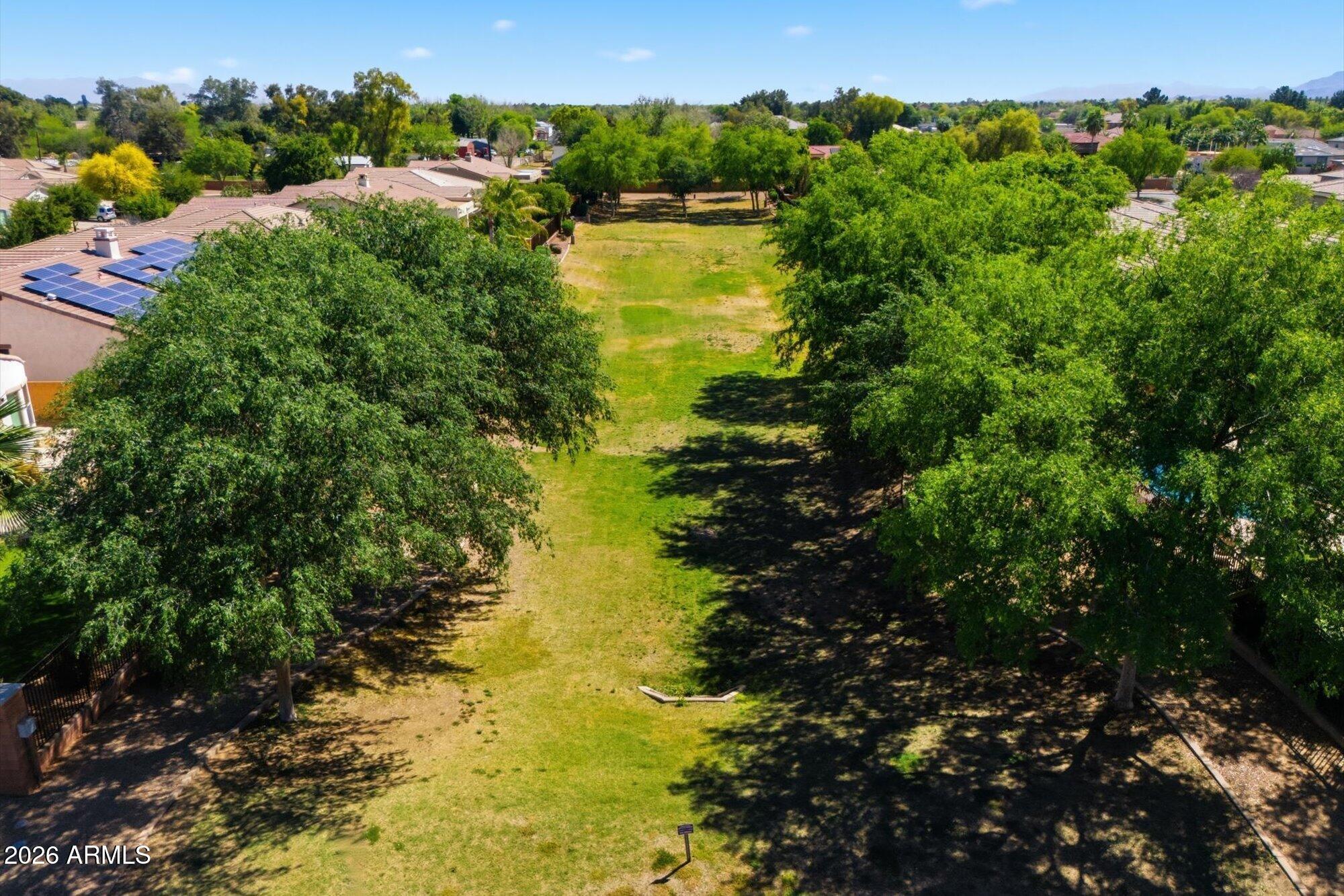 2106 E CRESCENT Place