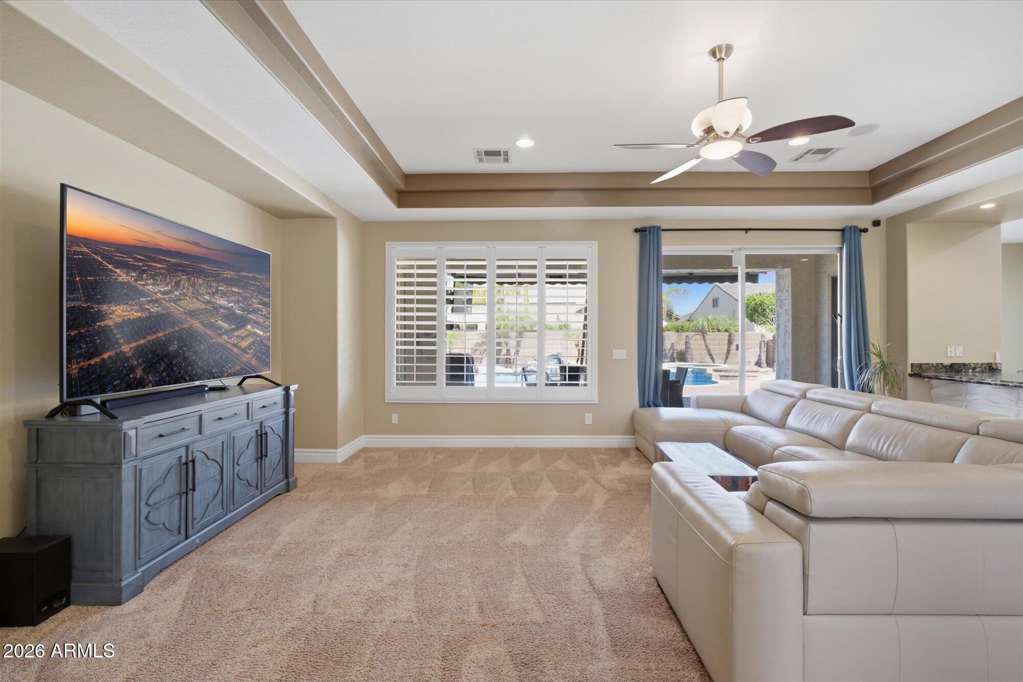 2106 E CRESCENT Place