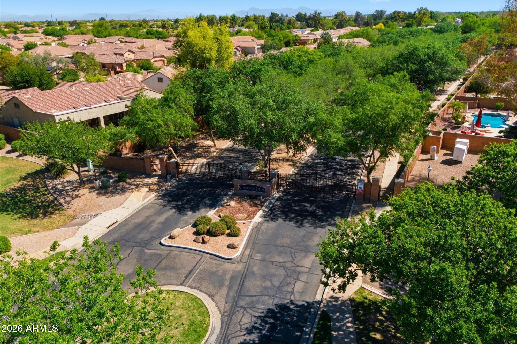 2106 E CRESCENT Place