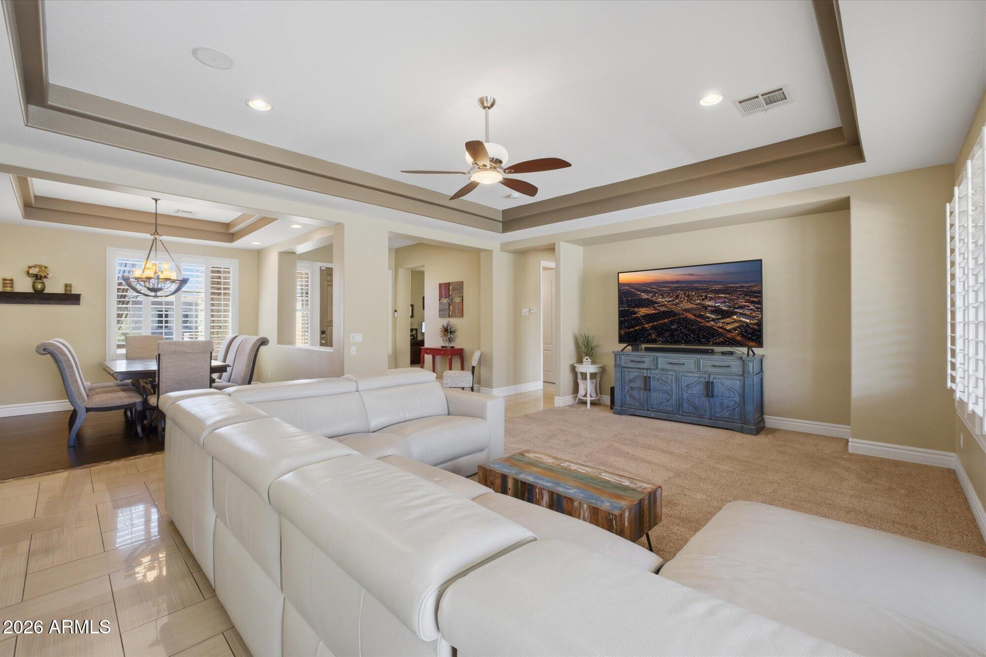 2106 E CRESCENT Place