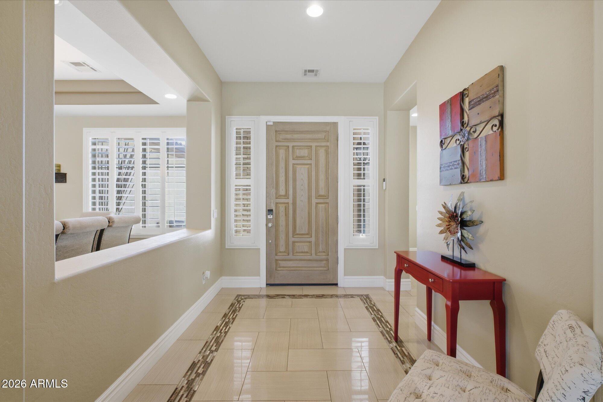 2106 E CRESCENT Place