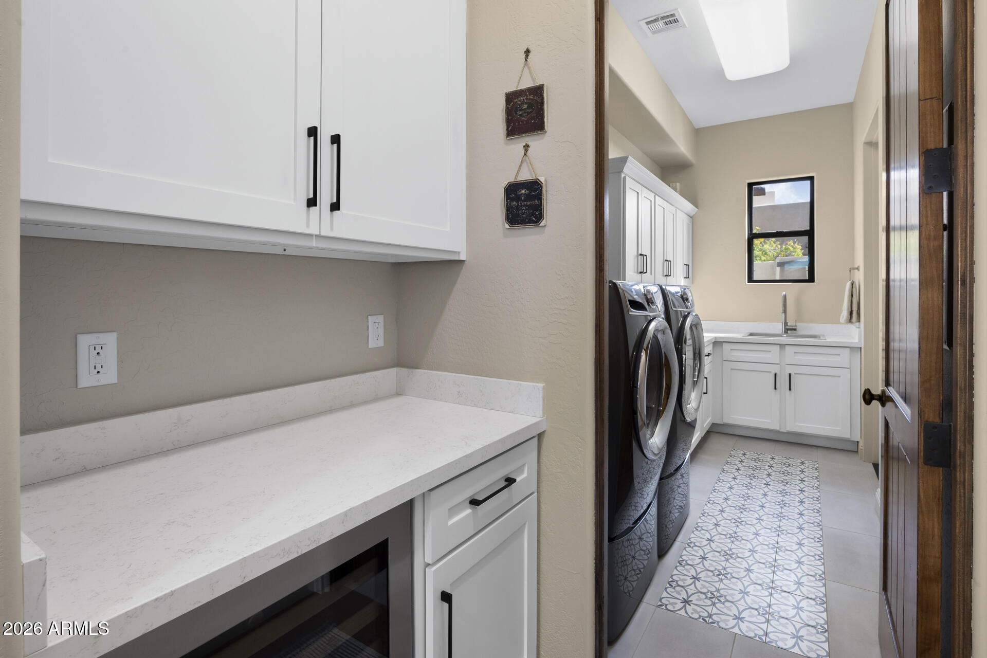 8084 E WINDWOOD Lane