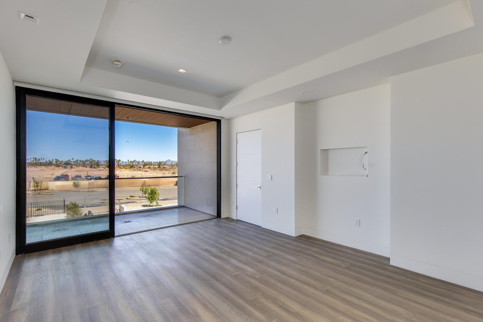 6587 N Palmeraie Boulevard Unit 2011