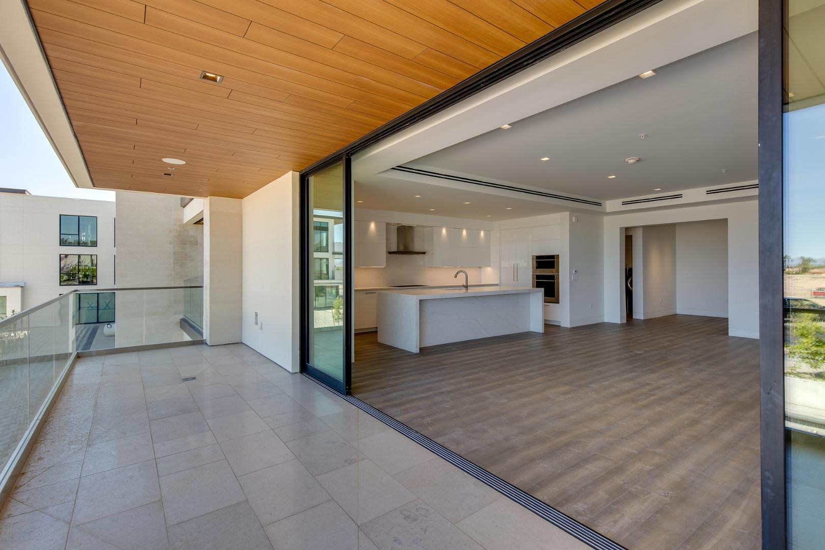 6587 N Palmeraie Boulevard Unit 2011