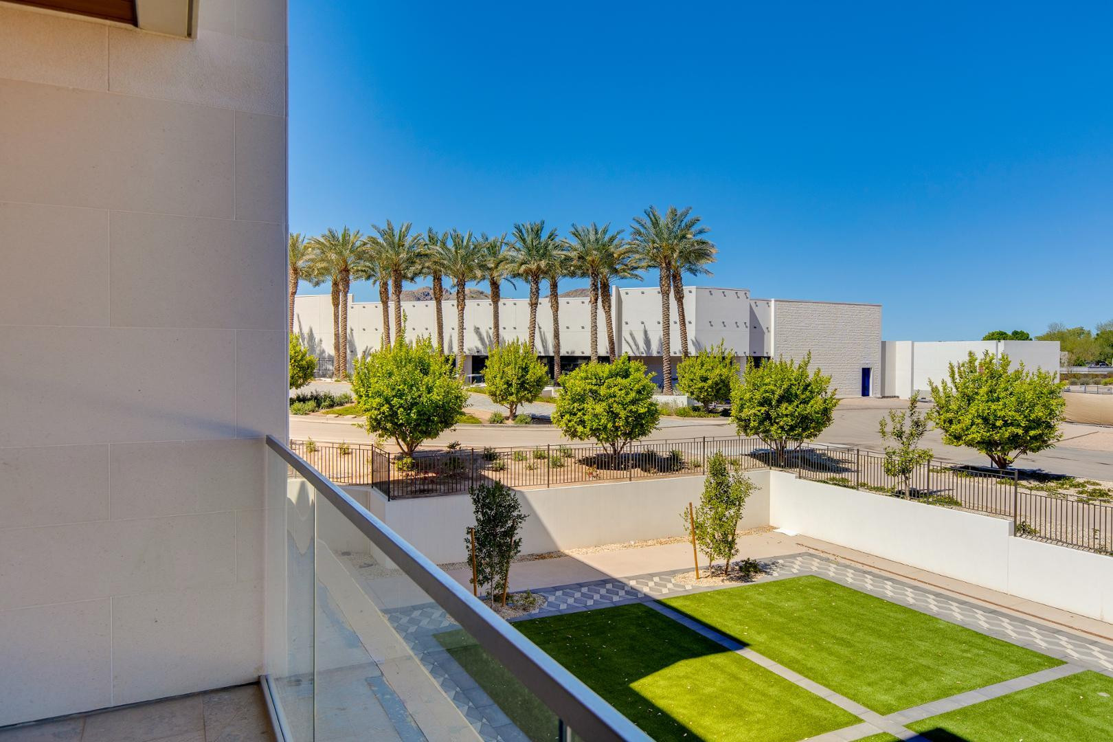 6587 N Palmeraie Boulevard Unit 2011
